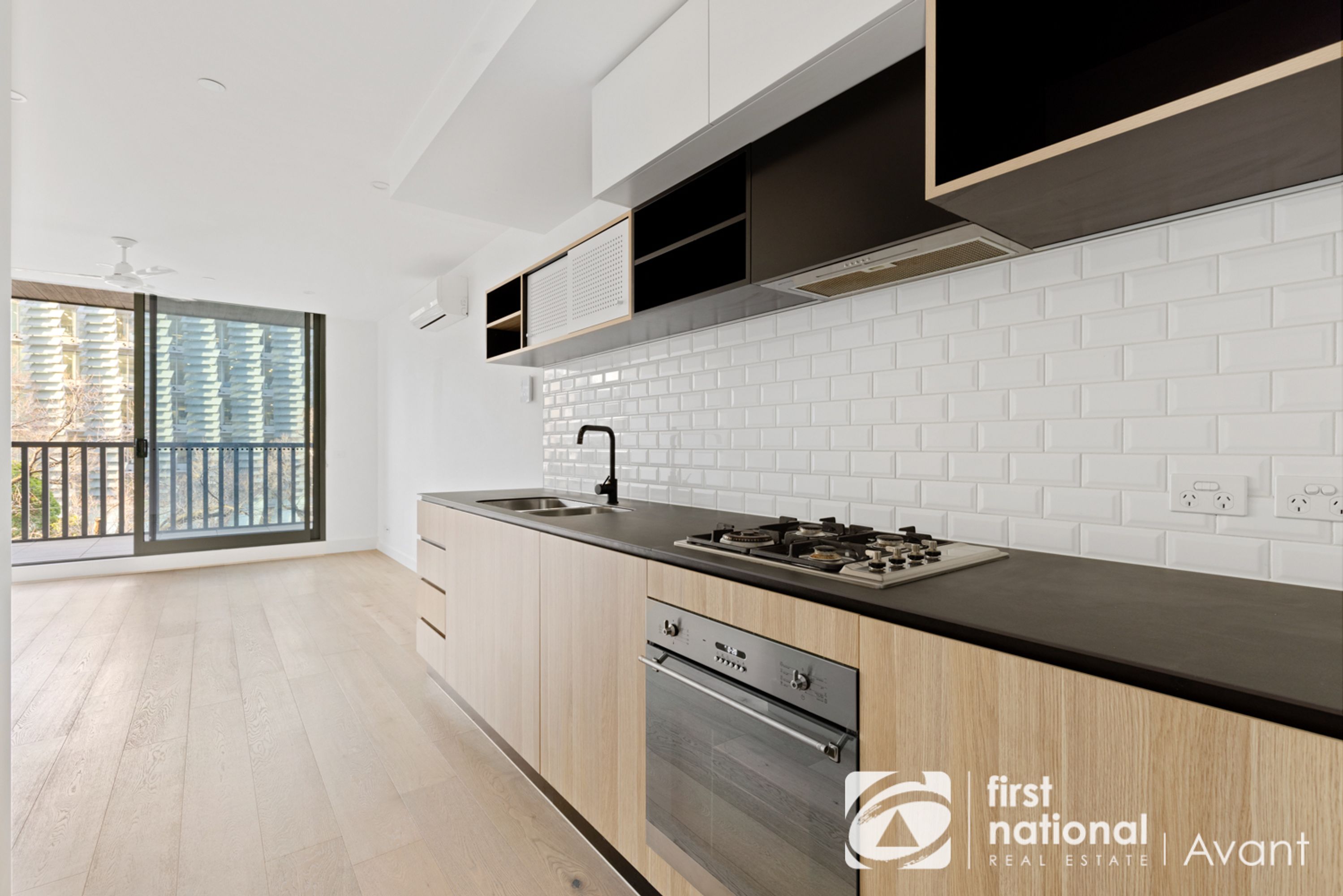 302/93 Flemington Road, North Melbourne - Thumbnail 2