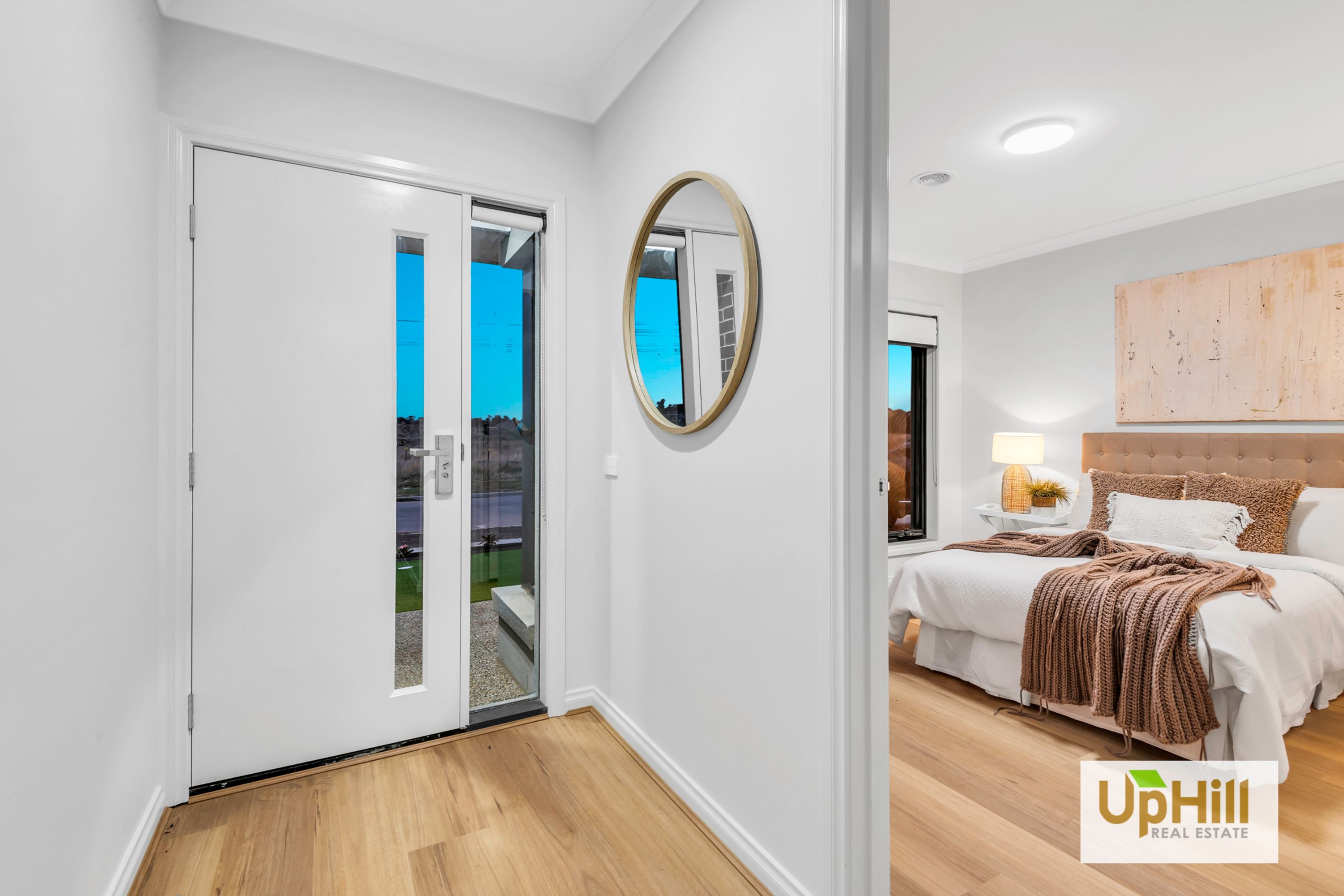 32 Handsome Avenue, Clyde North - Thumbnail 2
