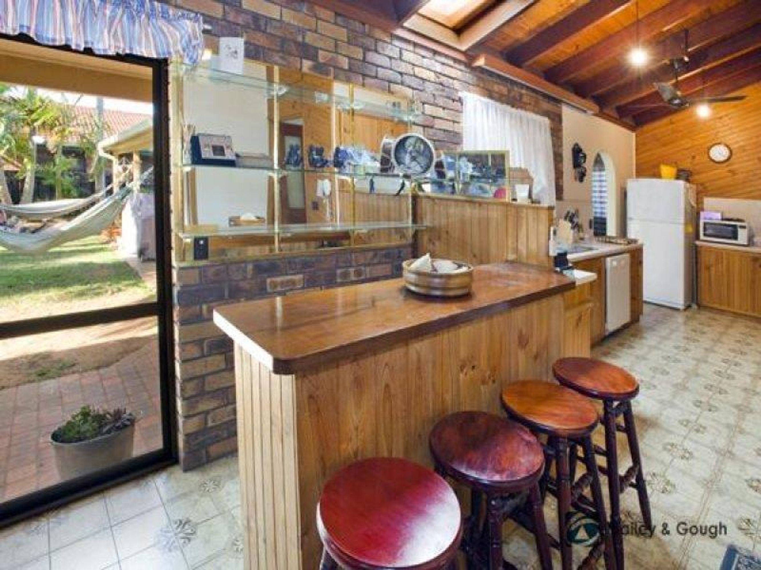 10 Shadybower Drive, Junction Hill - Thumbnail 6