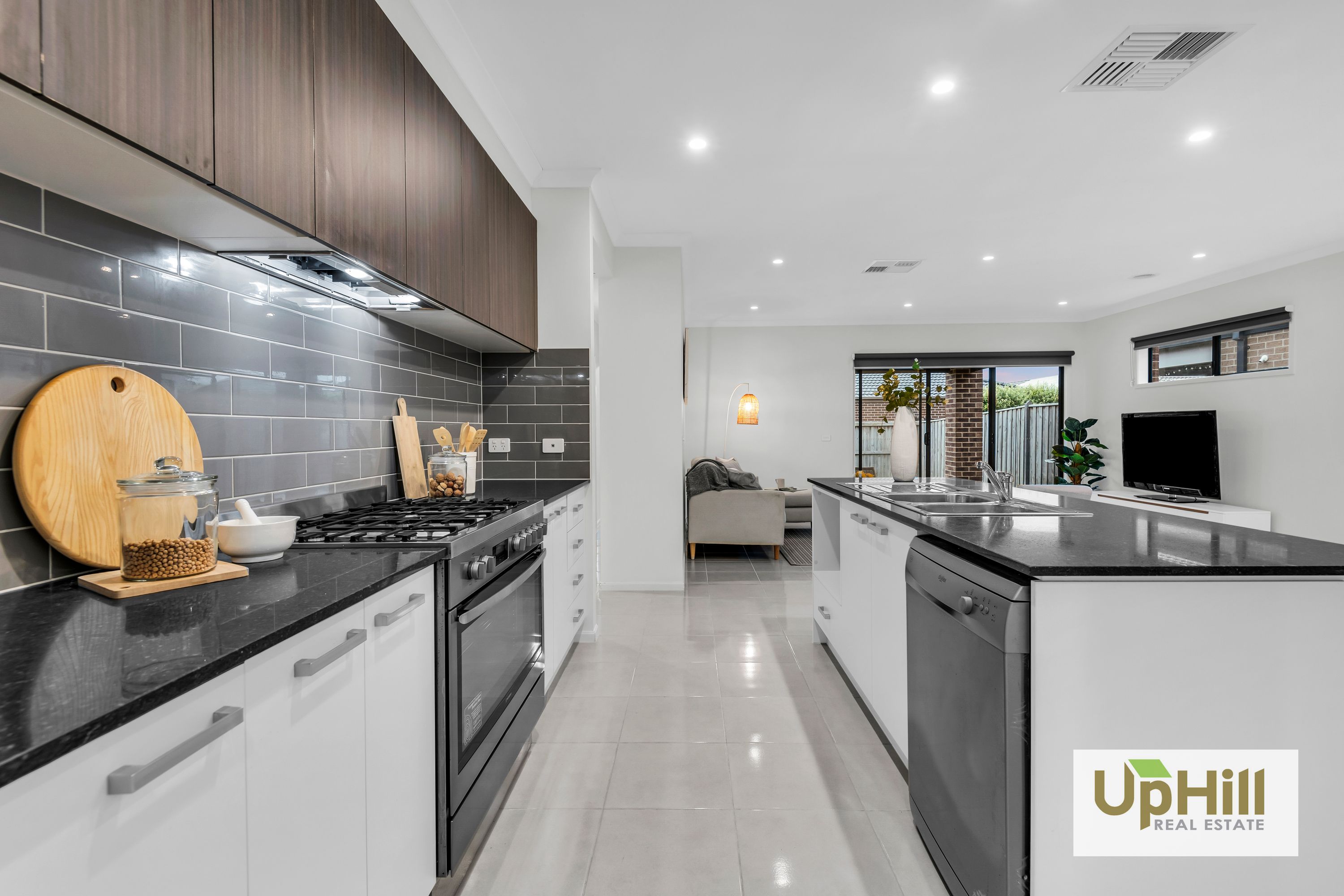 40 Ritchie Drive, Clyde North - Thumbnail 7
