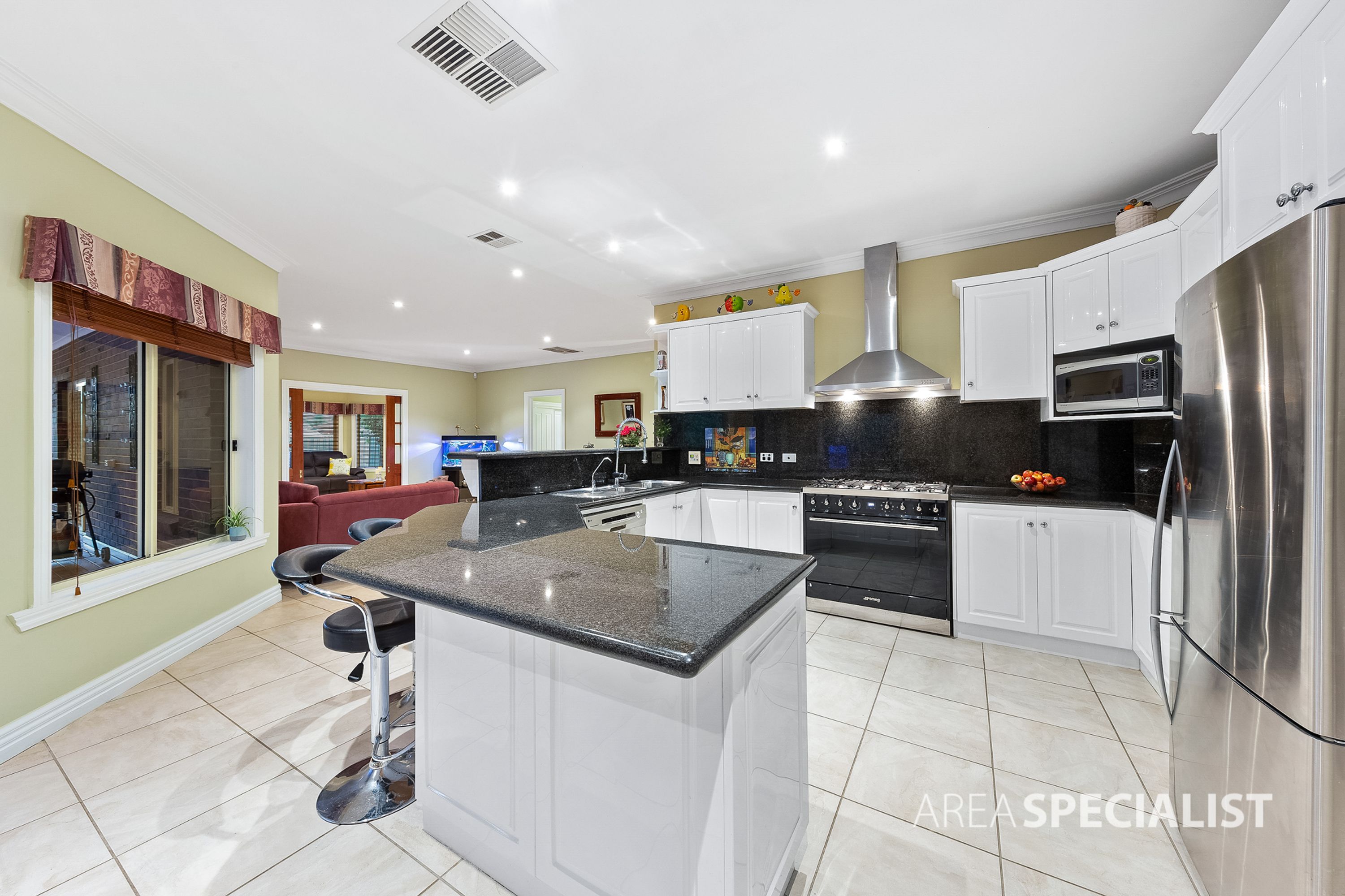 24 Thomson Way, Taylors Hill VIC 3037, Taylors Hill - Thumbnail 3