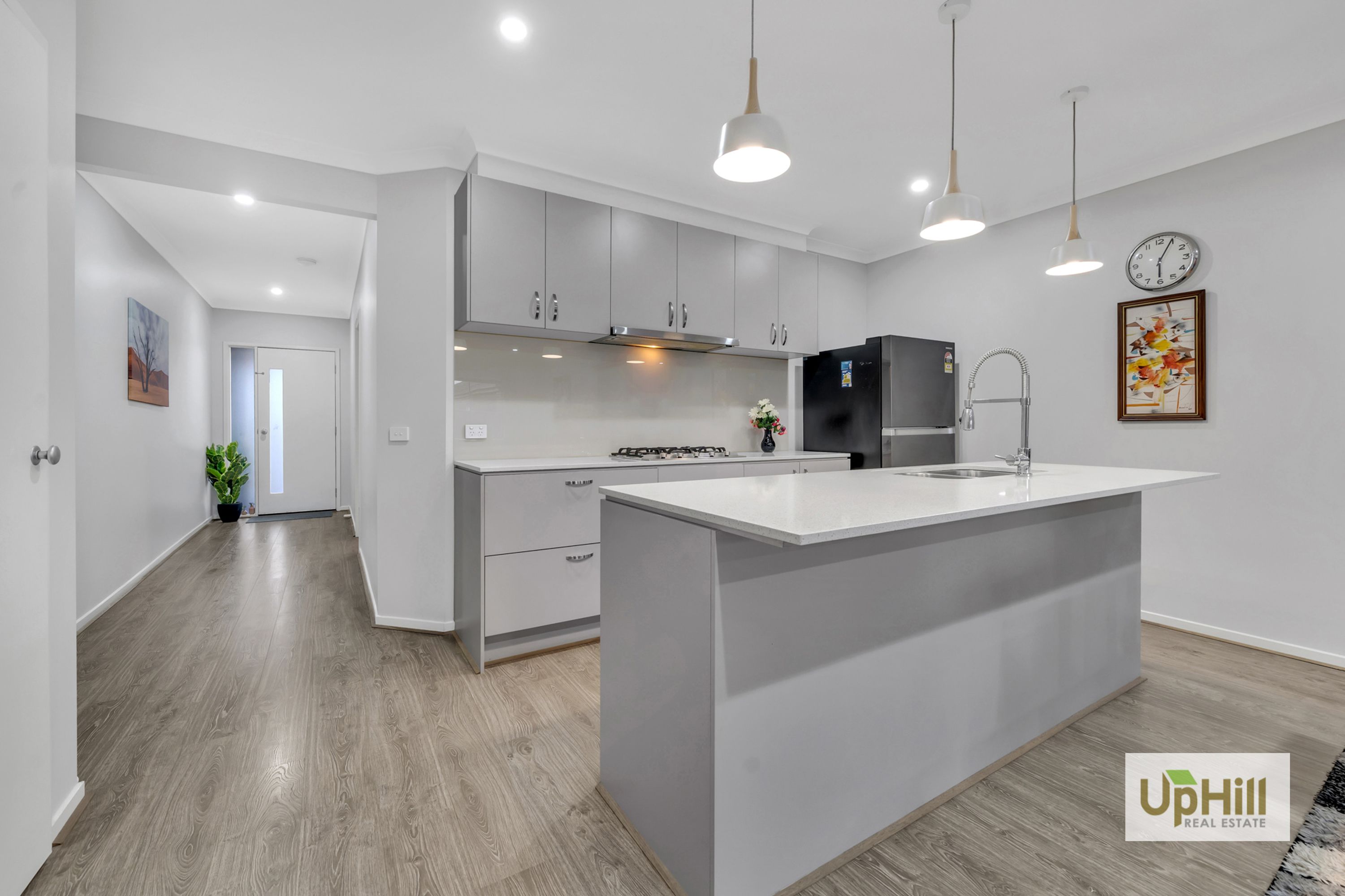 27 Rathberry Circuit, Clyde North - Thumbnail 4