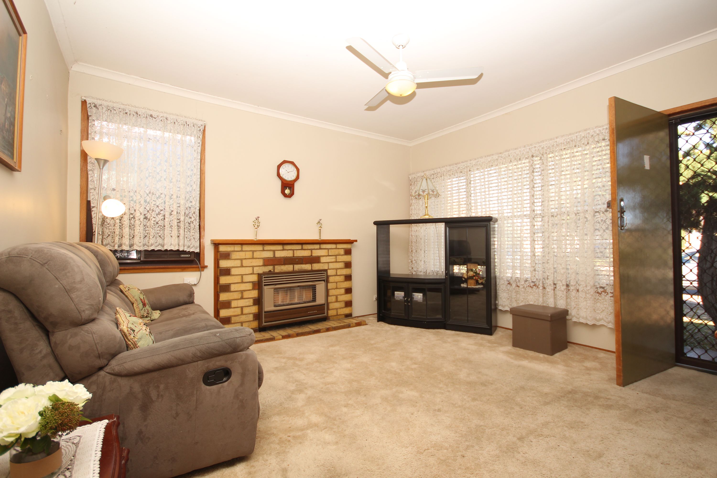 24 Winifred Street, Horsham VIC 3400, Horsham - Thumbnail 2