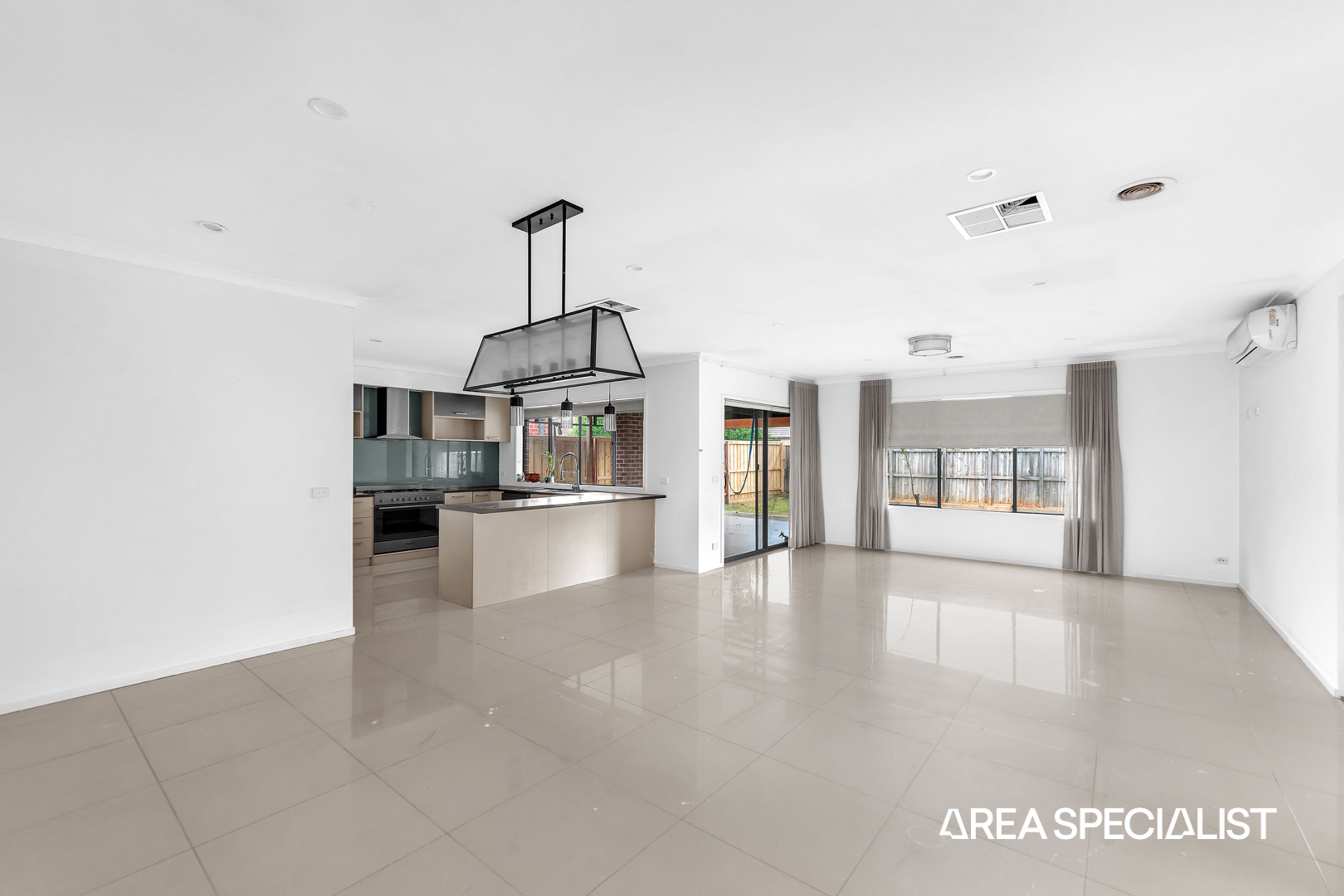 10 Alder Way, Cranbourne, Cranbourne - Thumbnail 4