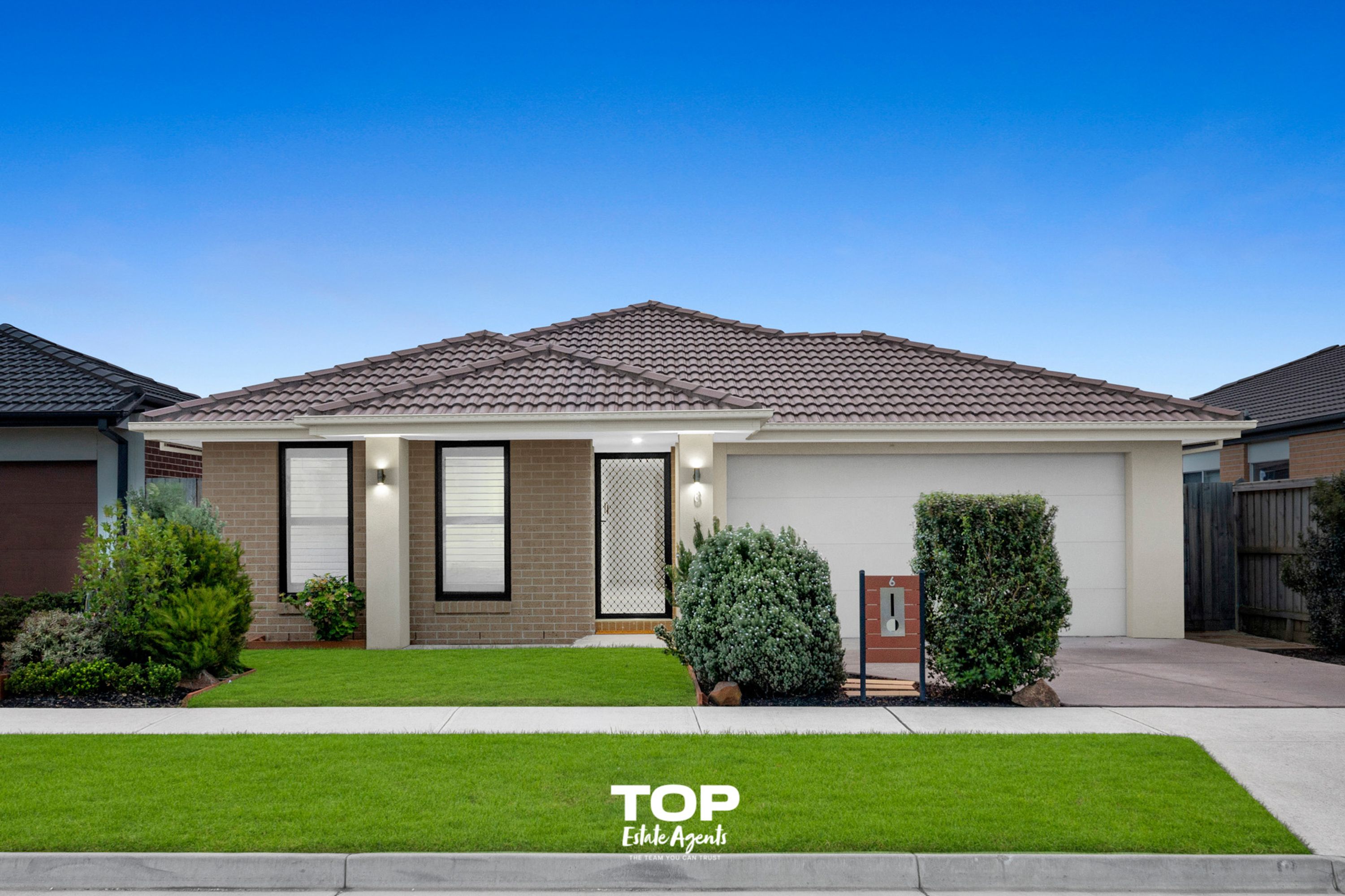 6 Whinstone Avenue, Clyde - Image 1