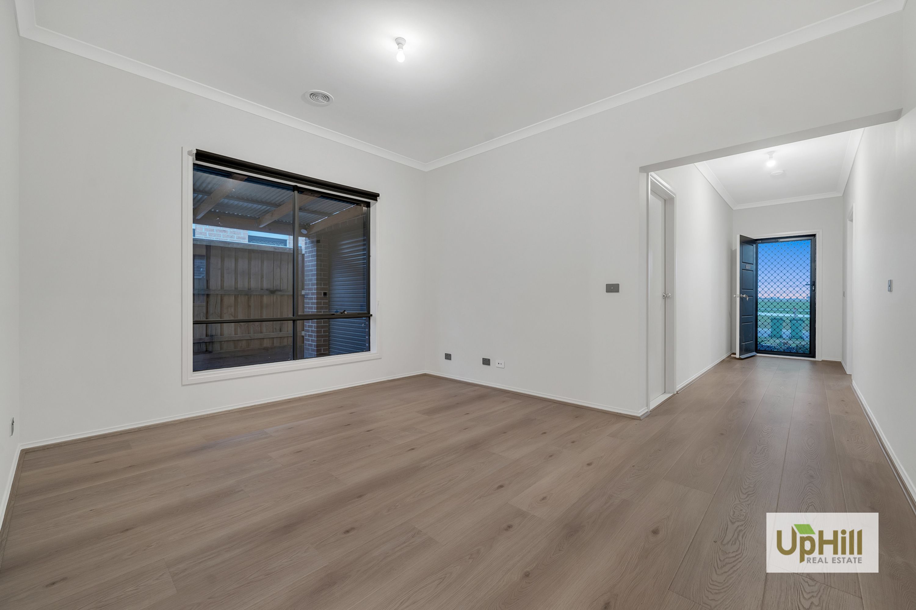 50 Picnic Avenue, Clyde North - Thumbnail 4