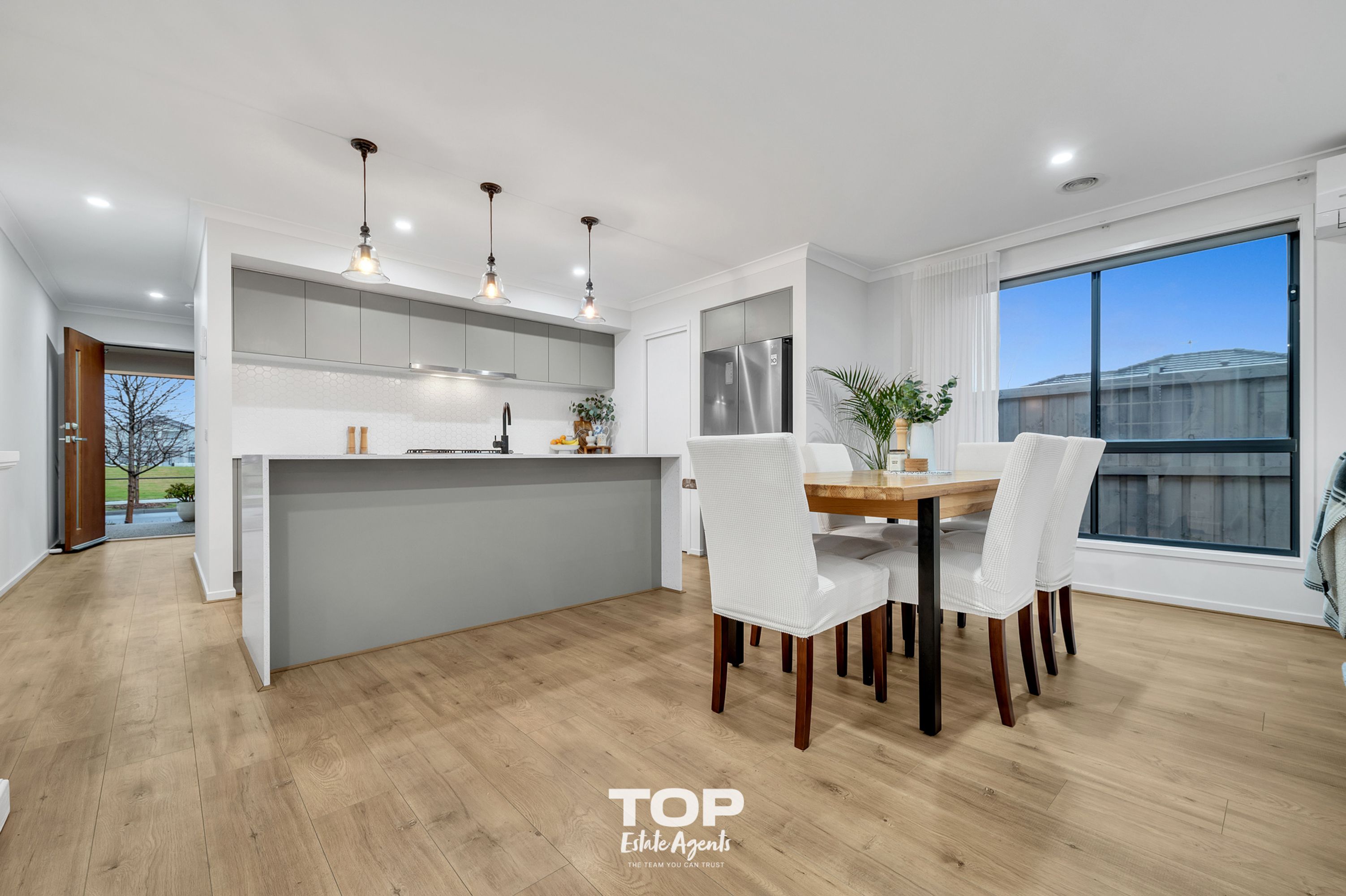 10 Clamoroso Drive, Clyde North - Thumbnail 7