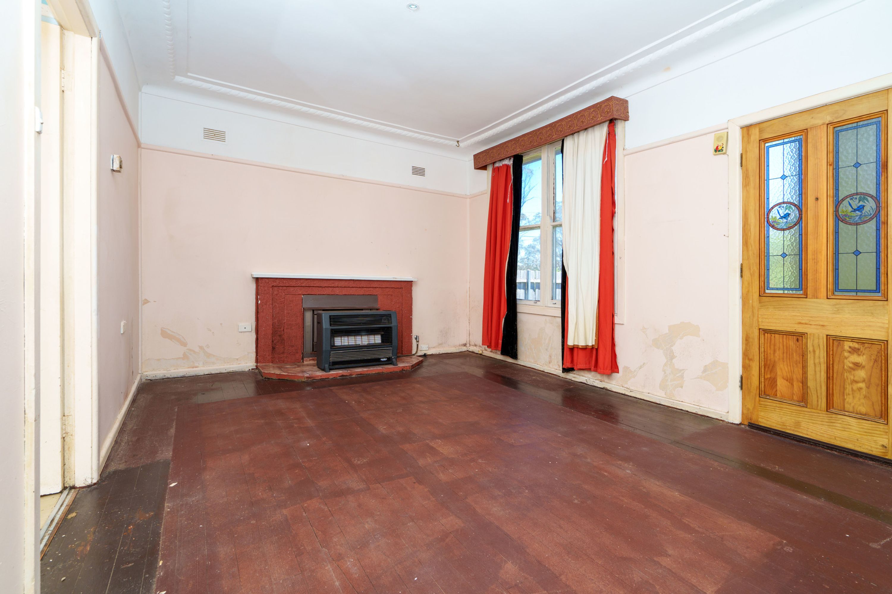10 Whinmoor Street, Katoomba - Thumbnail 3