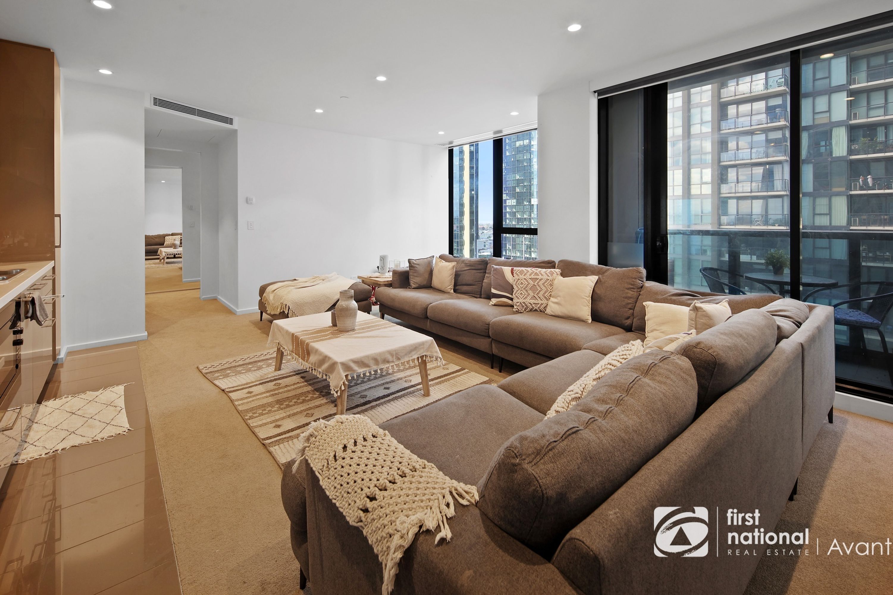 1702/60 Kavanagh Street, Southbank - Thumbnail 3