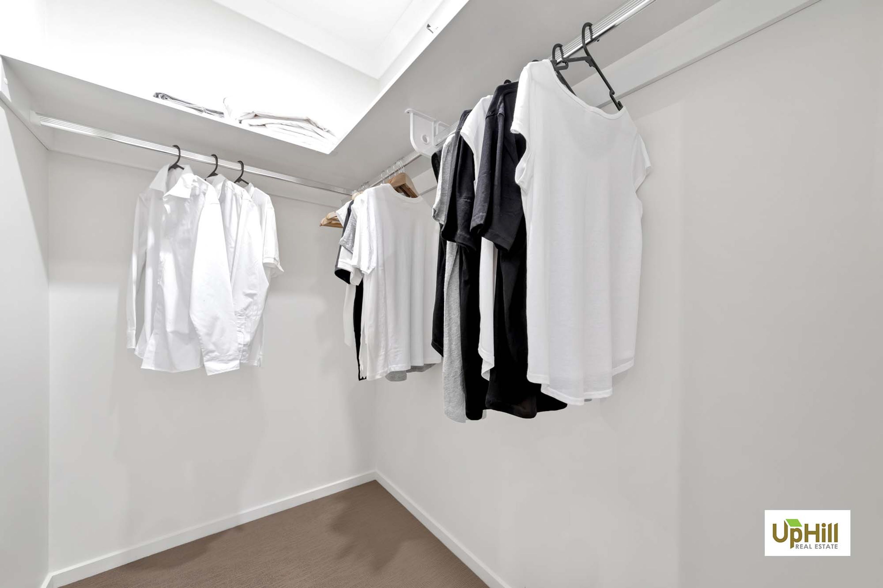8 NOAH ROAD, Clyde North - Thumbnail 4