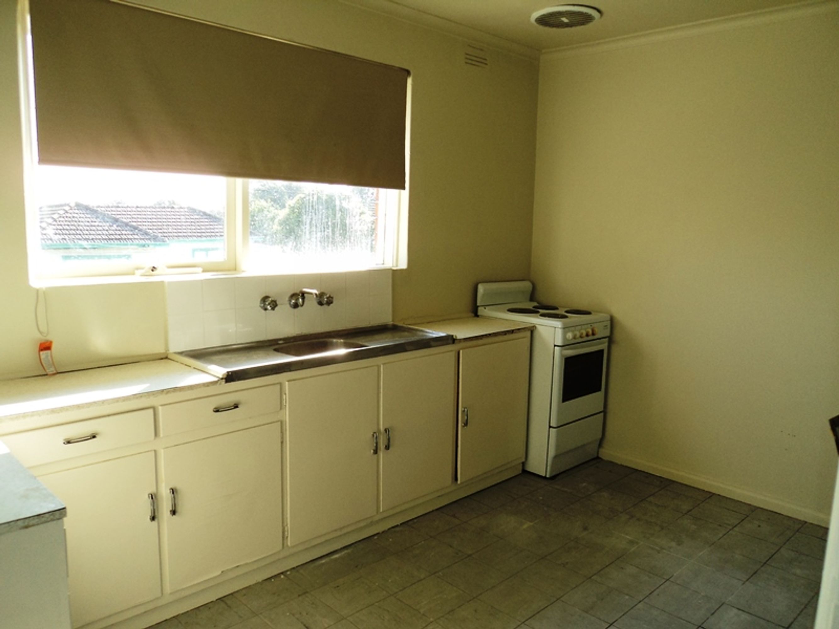 2/63 St Johns Avenue, Springvale - Thumbnail 3