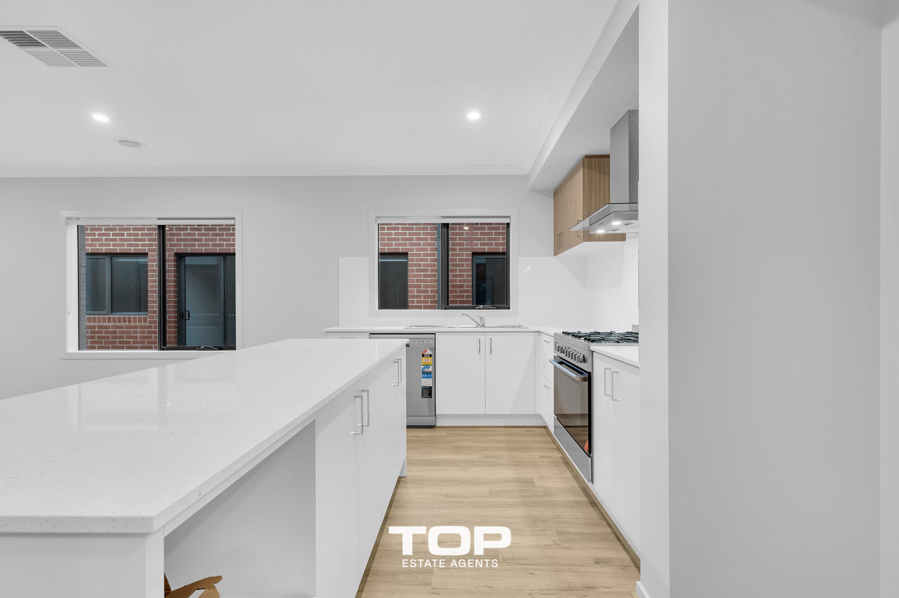 605 Heather Grove, Clyde North - Thumbnail 8