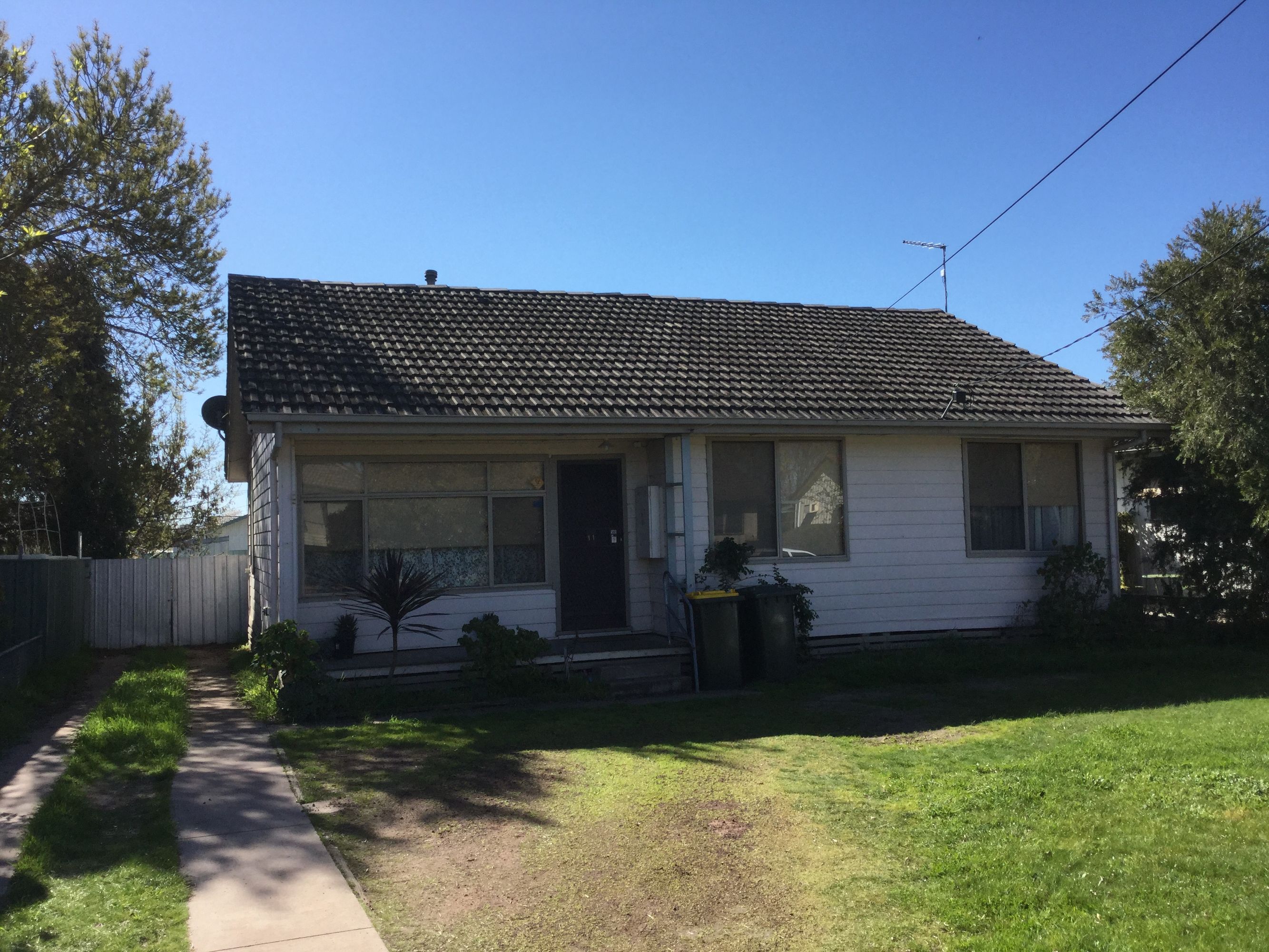 11 Watts Street, Horsham VIC 3400