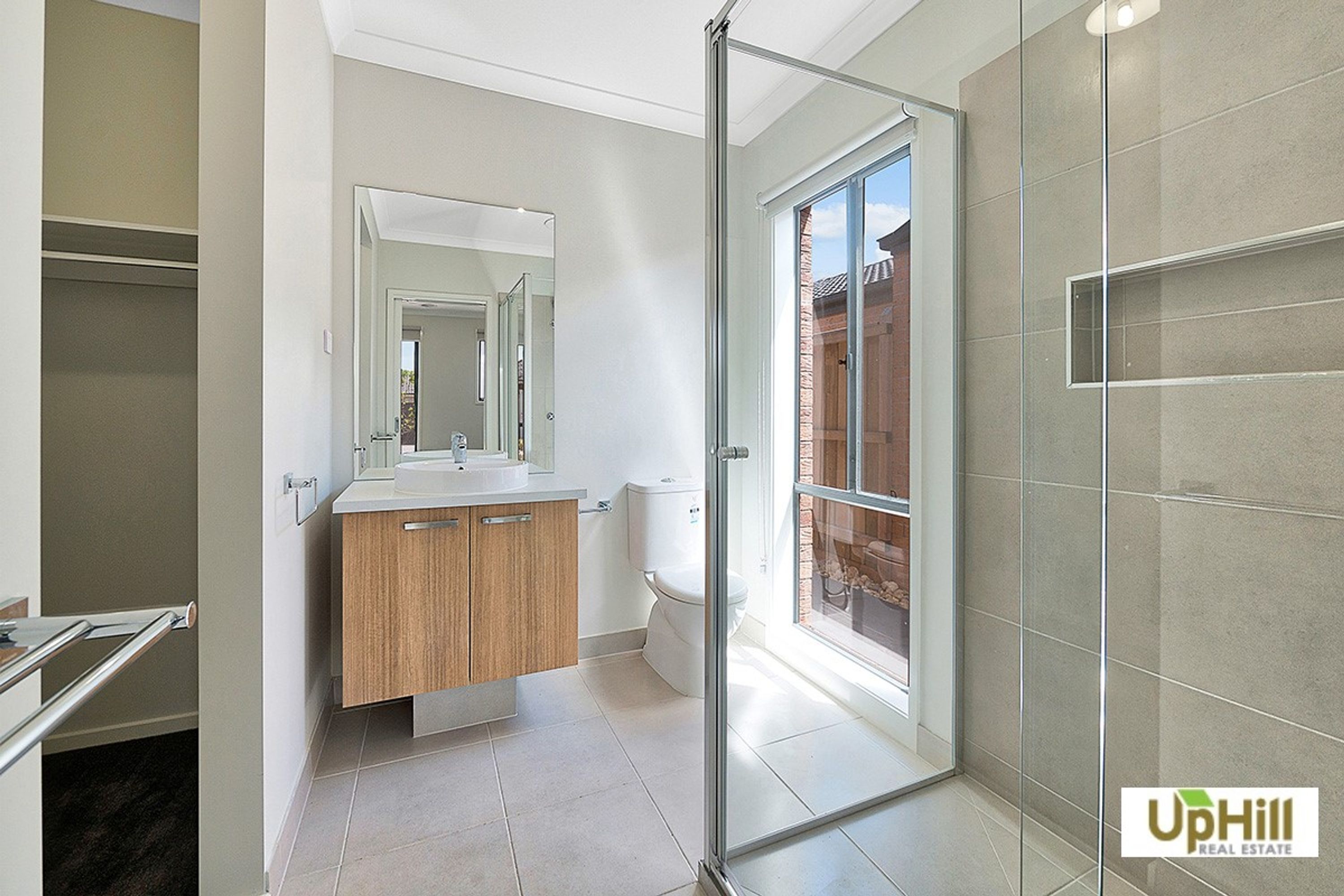 17 Cubbie Way, Clyde North - Thumbnail 4