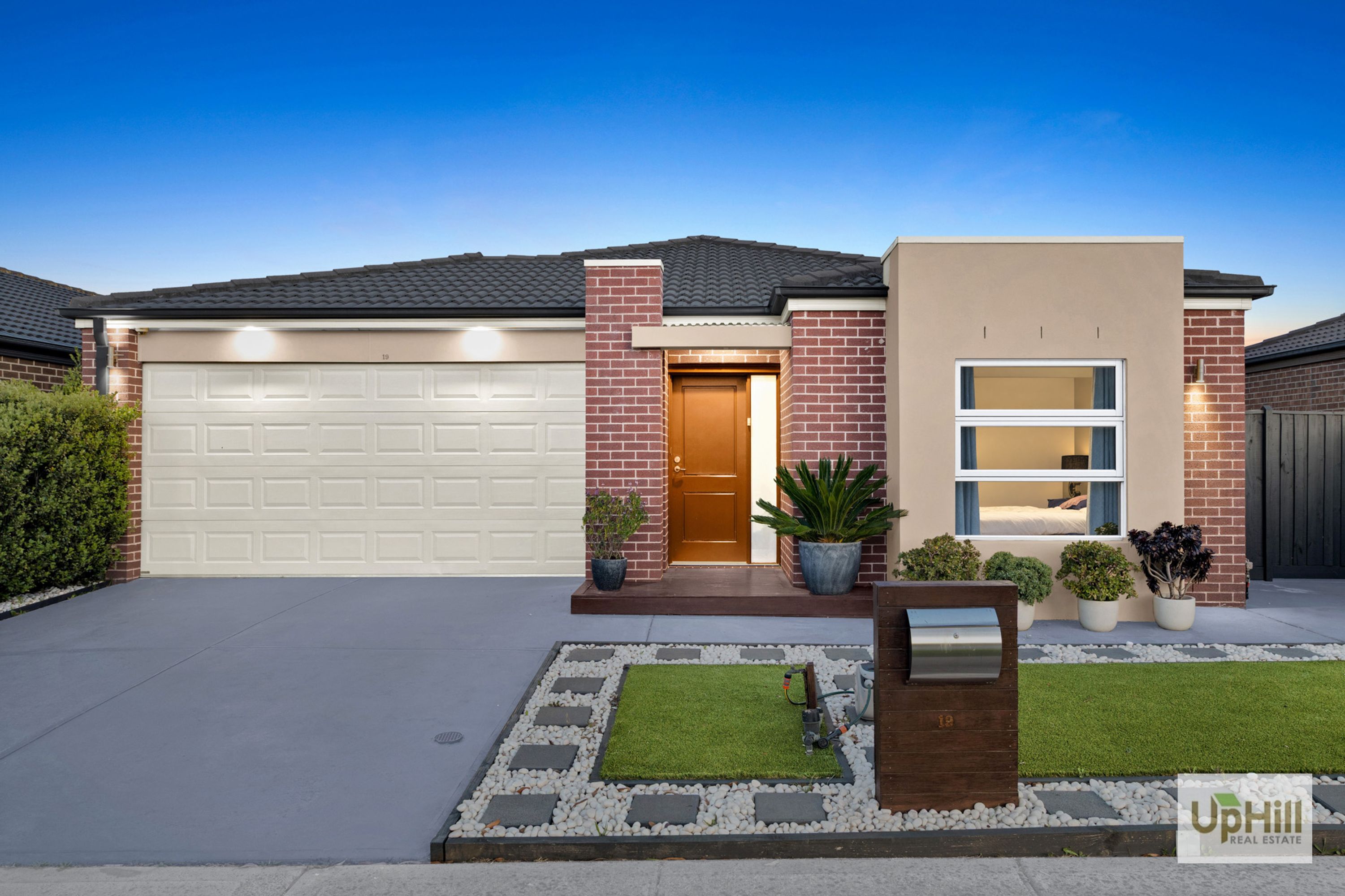 19 Valencia Circuit, Cranbourne - Image 1