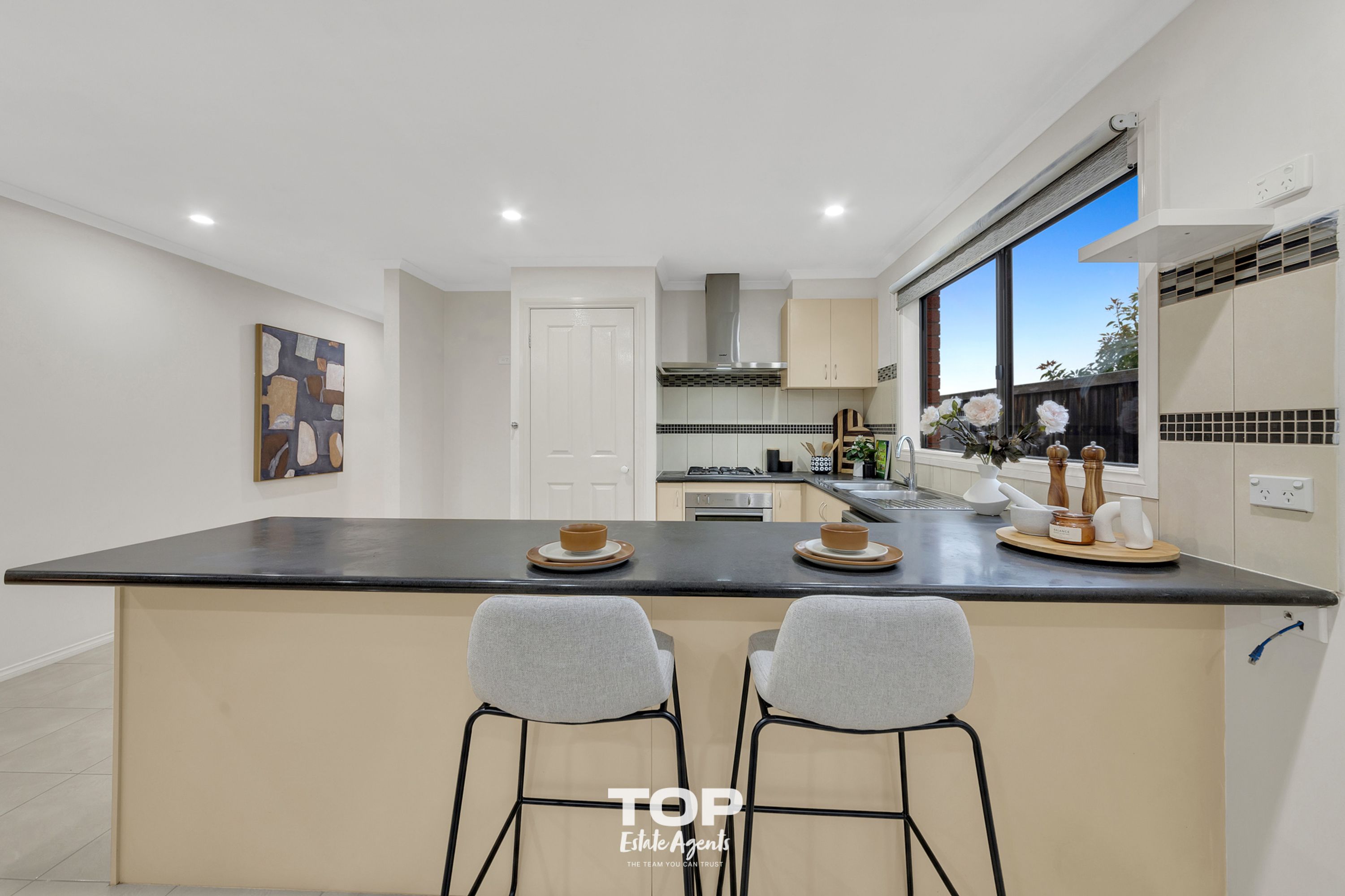 12 Danae Place, Cranbourne West - Thumbnail 8