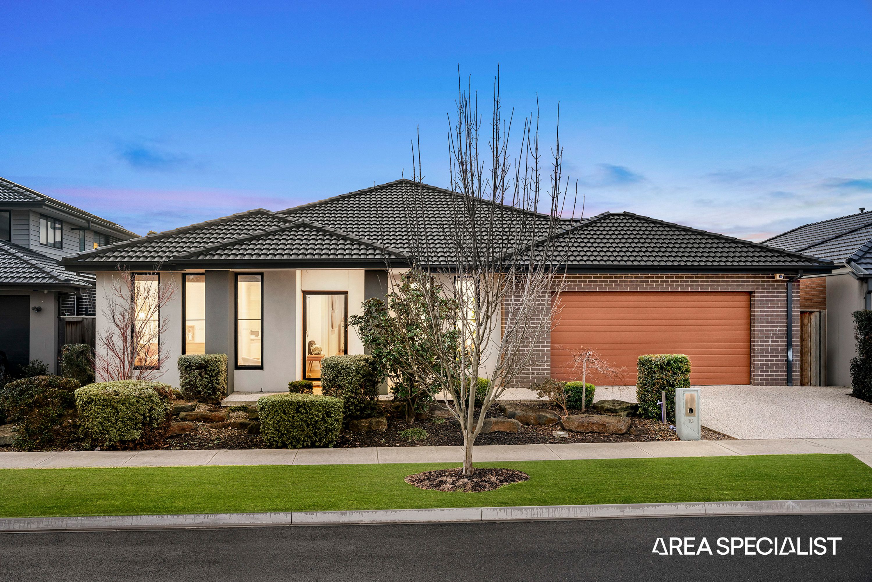 10 Aylesbury Terrace, Werribee, Werribee - Image 1