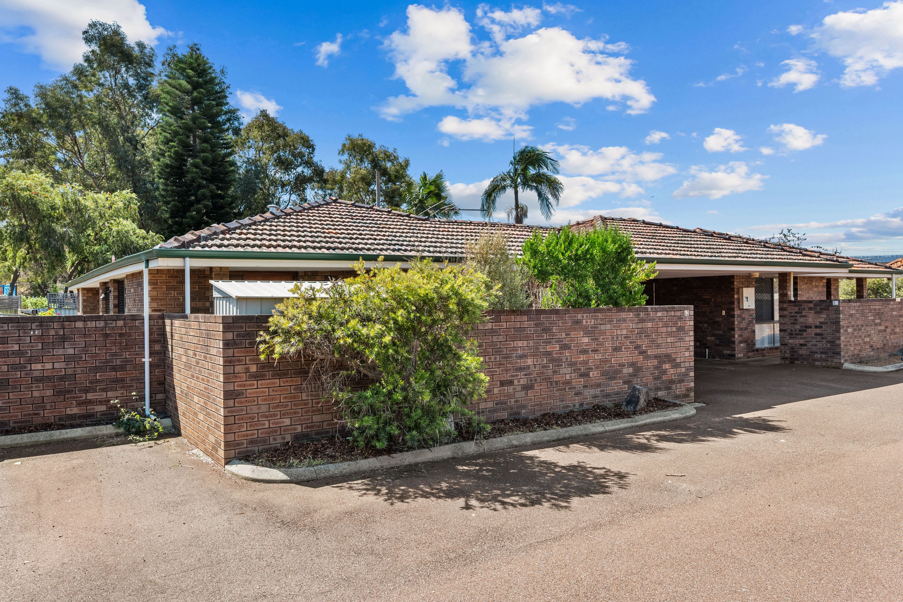 43 Dealy Close, Cannington - Image 1