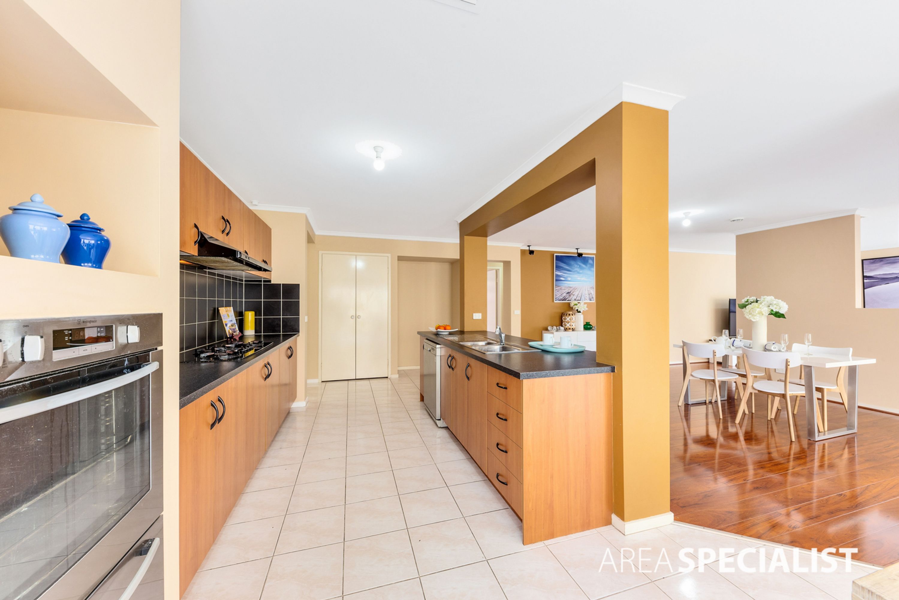 15 Santa Cruz Boulevard, Roxburgh Park VIC 3064, Roxburgh Park - Thumbnail 5