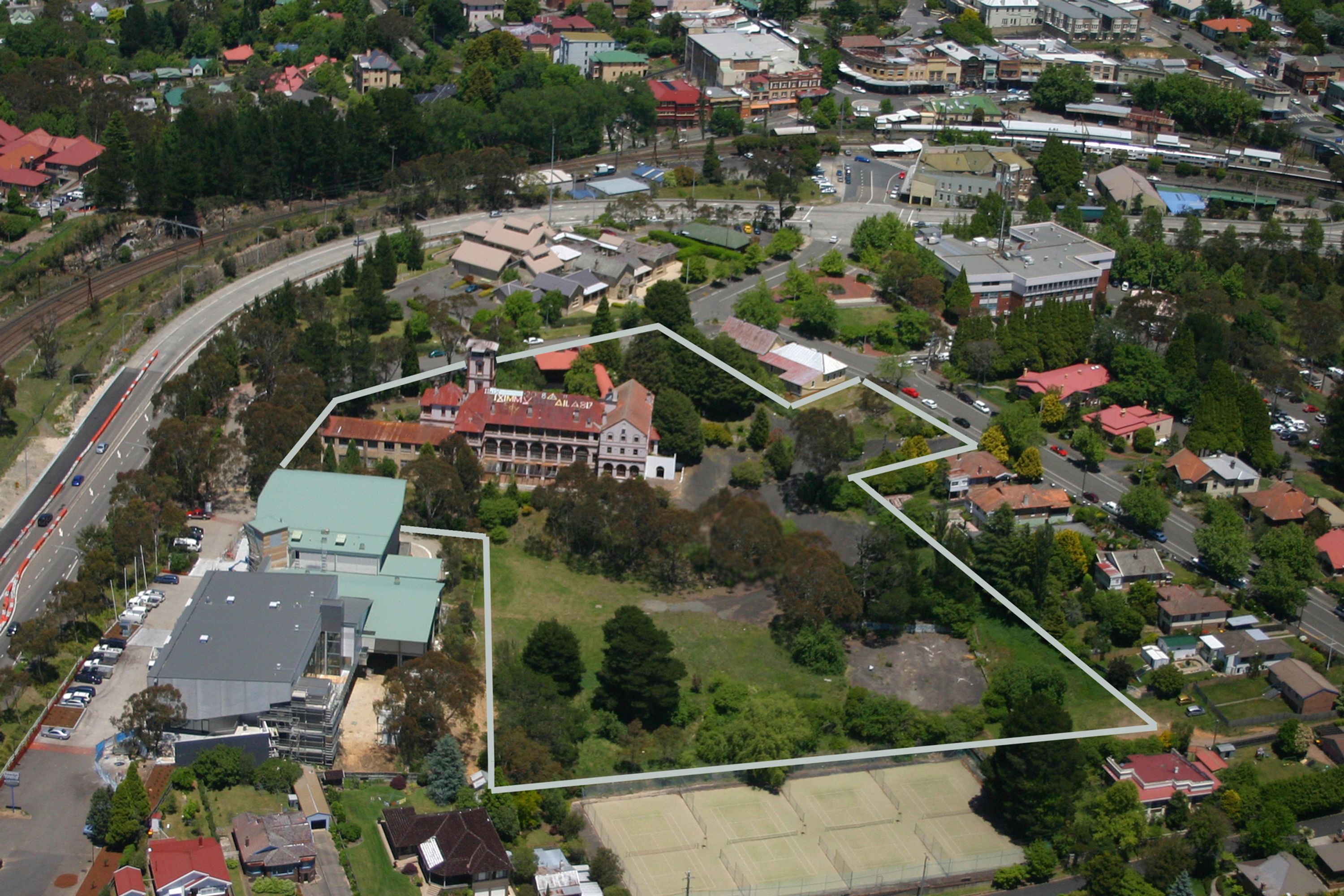 10-14 Civic Place, Katoomba - Image 1