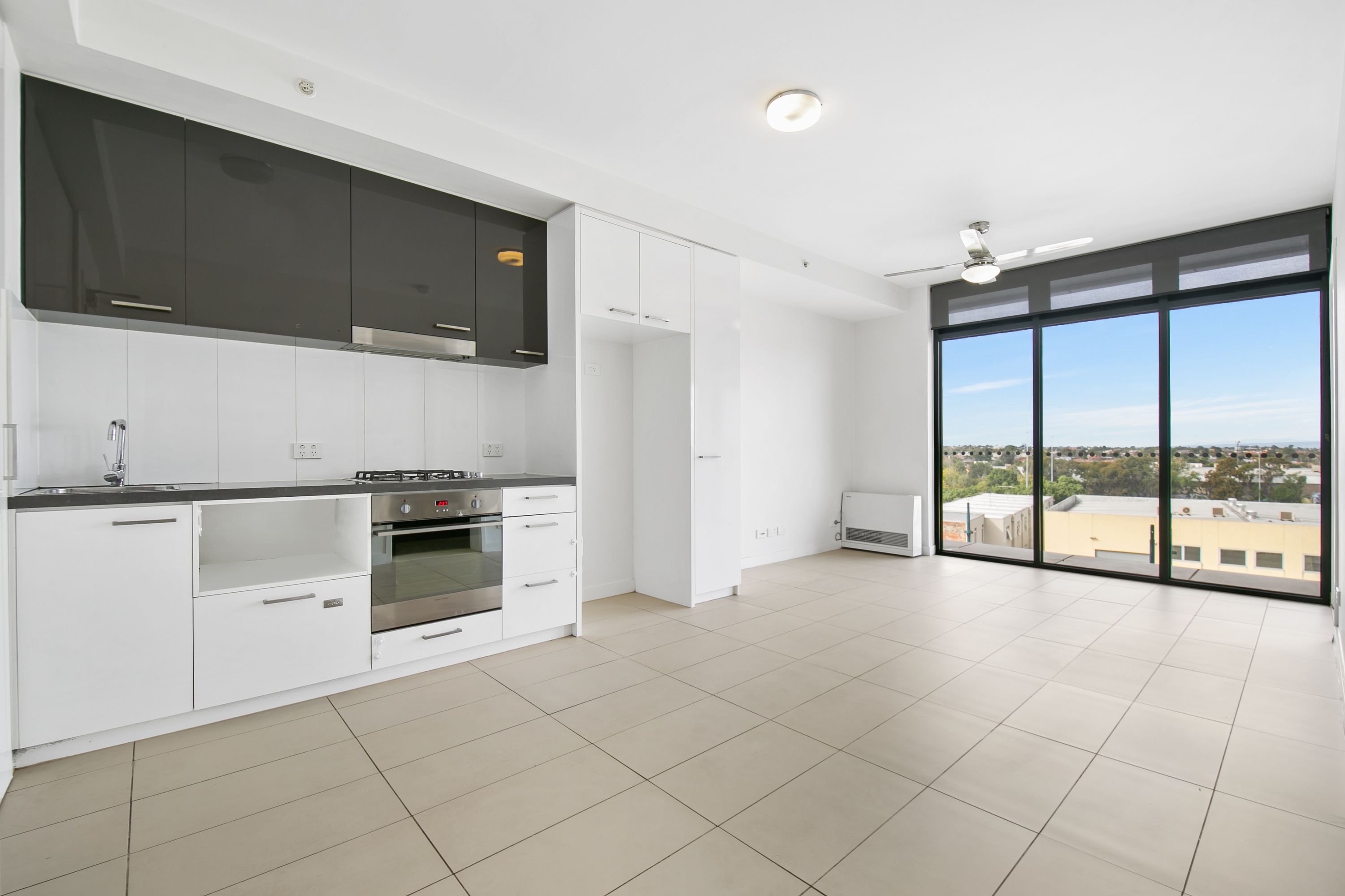 305/14-20 Nicholson Street, Coburg - Thumbnail 4