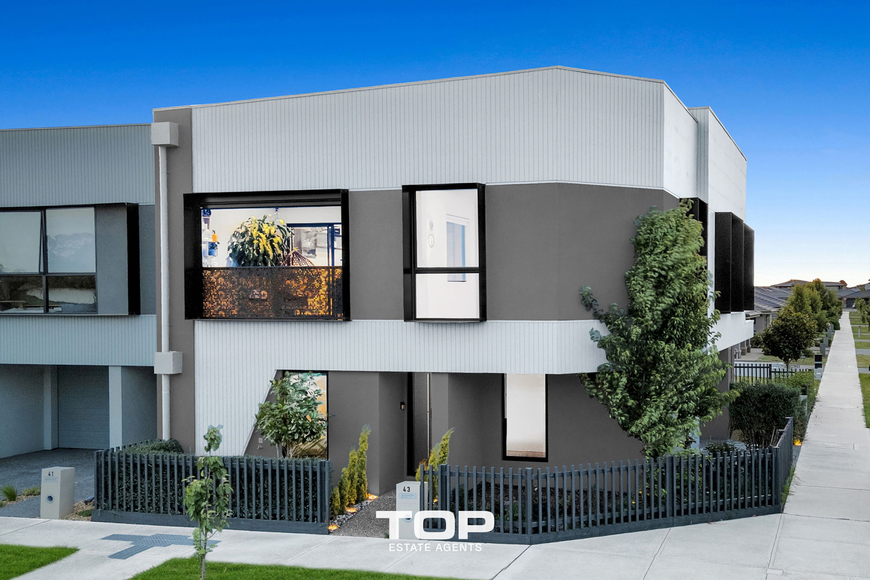 43 Baseline Way, Clyde - Thumbnail 2