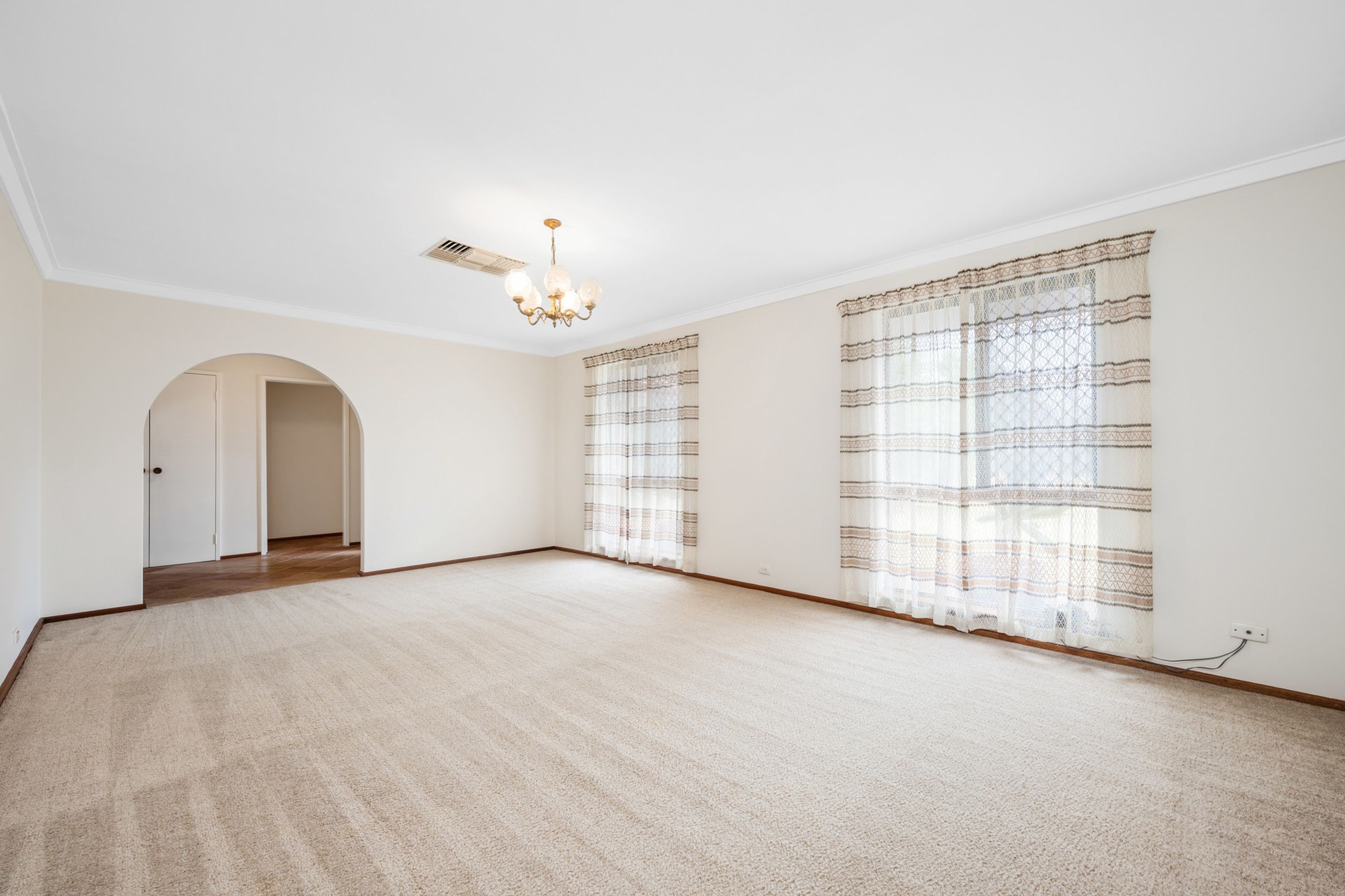 7 Sanderling Drive, Thornlie - Thumbnail 2