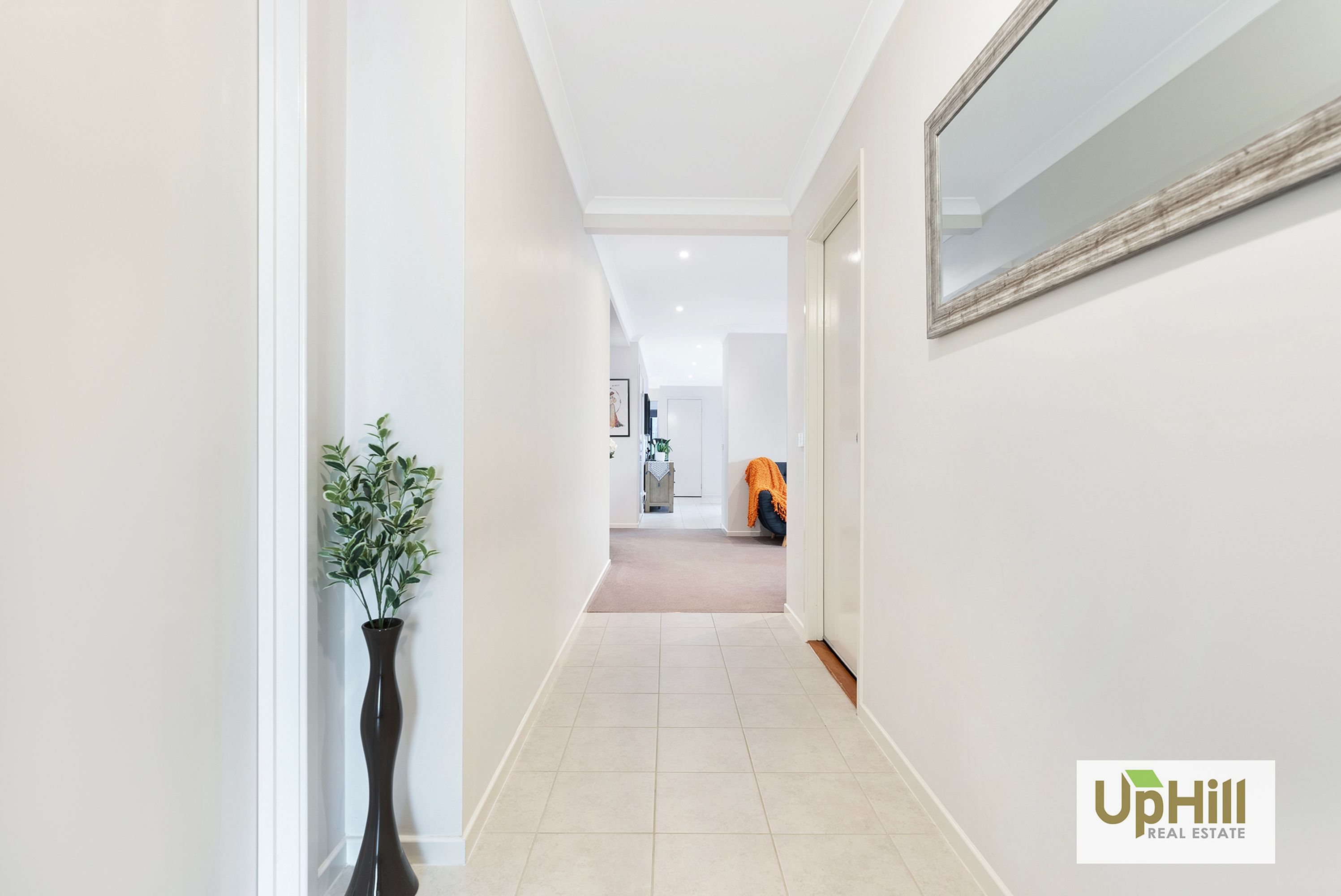 18 Palacio Terrace, Clyde North - Thumbnail 2