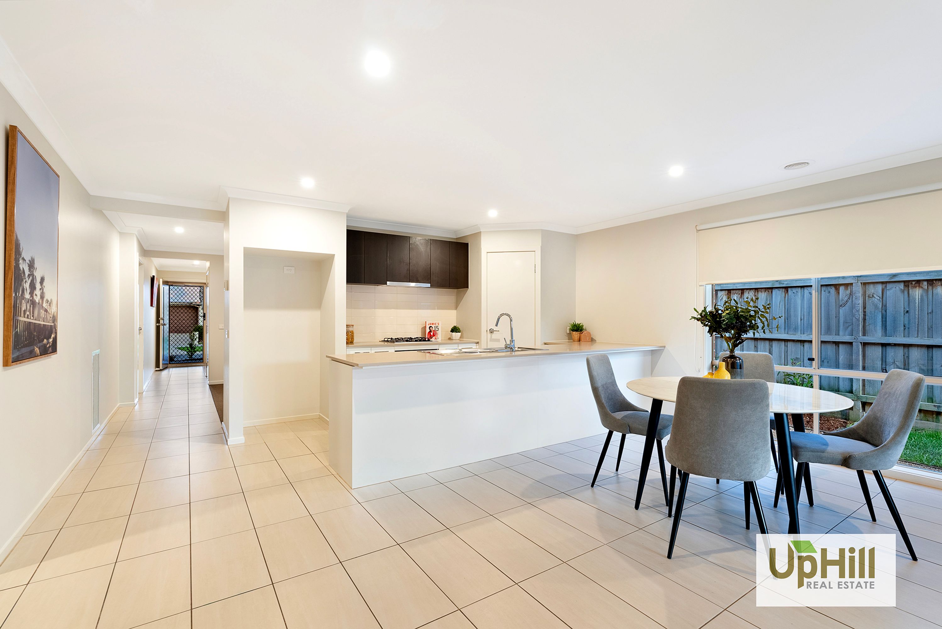 42 Merrin Circuit, Clyde North - Thumbnail 6