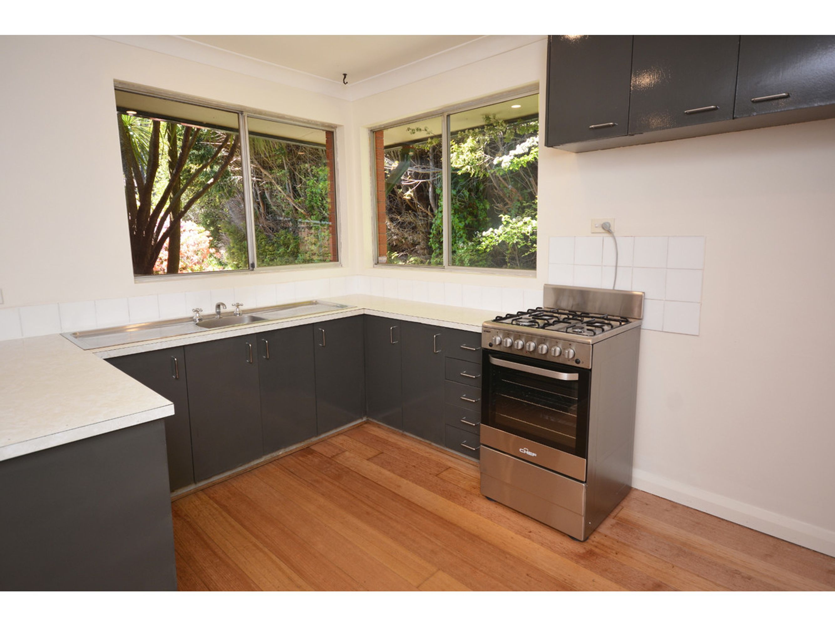 4 St Andrews Avenue, Blackheath - Thumbnail 4