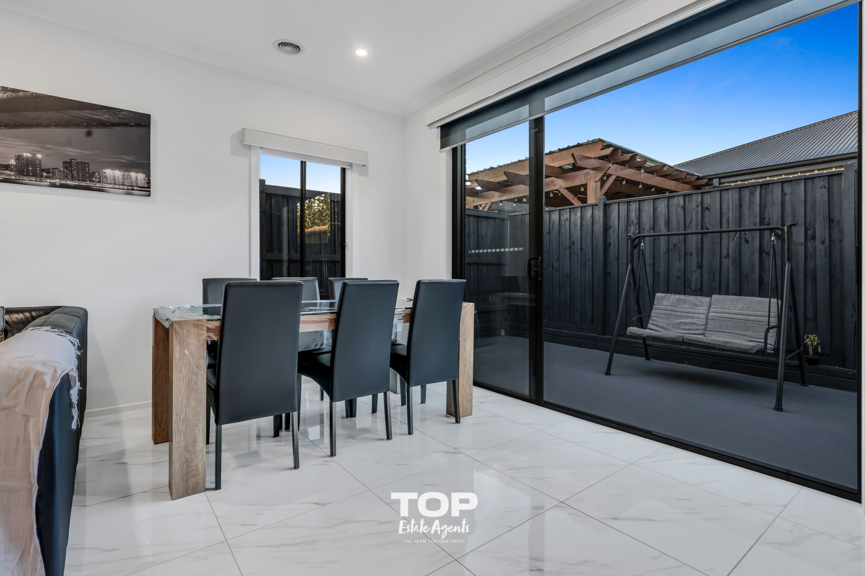 13 Bazadaise Drive, Clyde North - Thumbnail 6