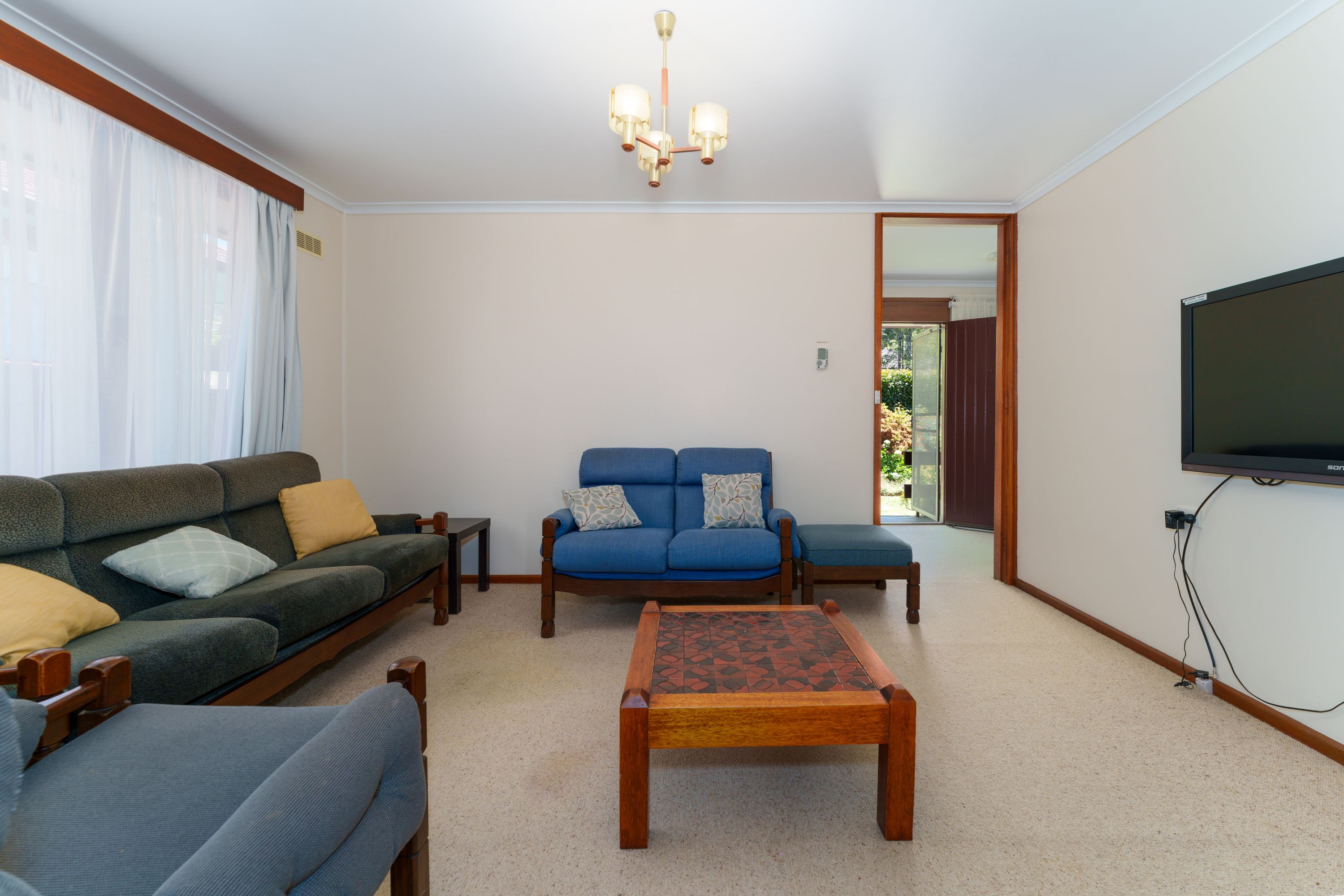 64 Darley Street, Katoomba - Thumbnail 2