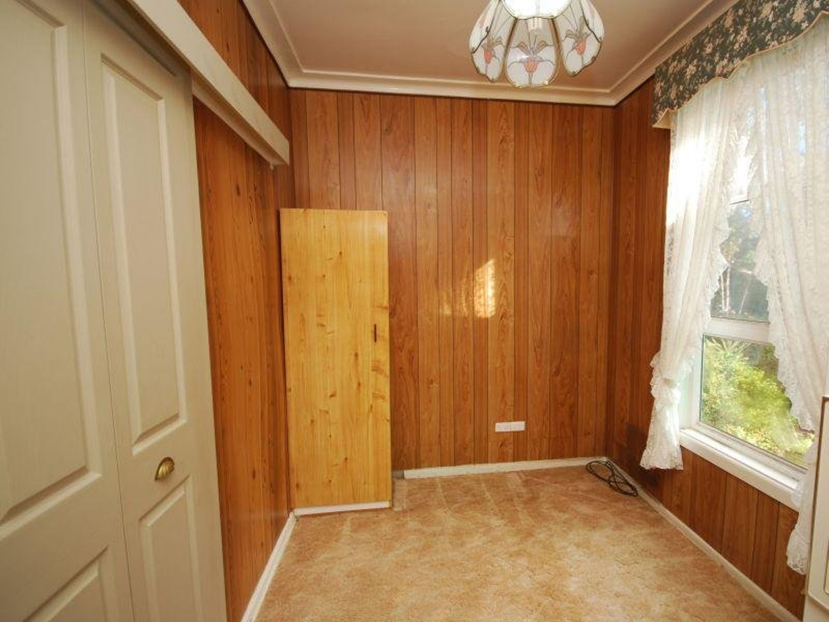 9 Whinmoor St, Katoomba - Thumbnail 6