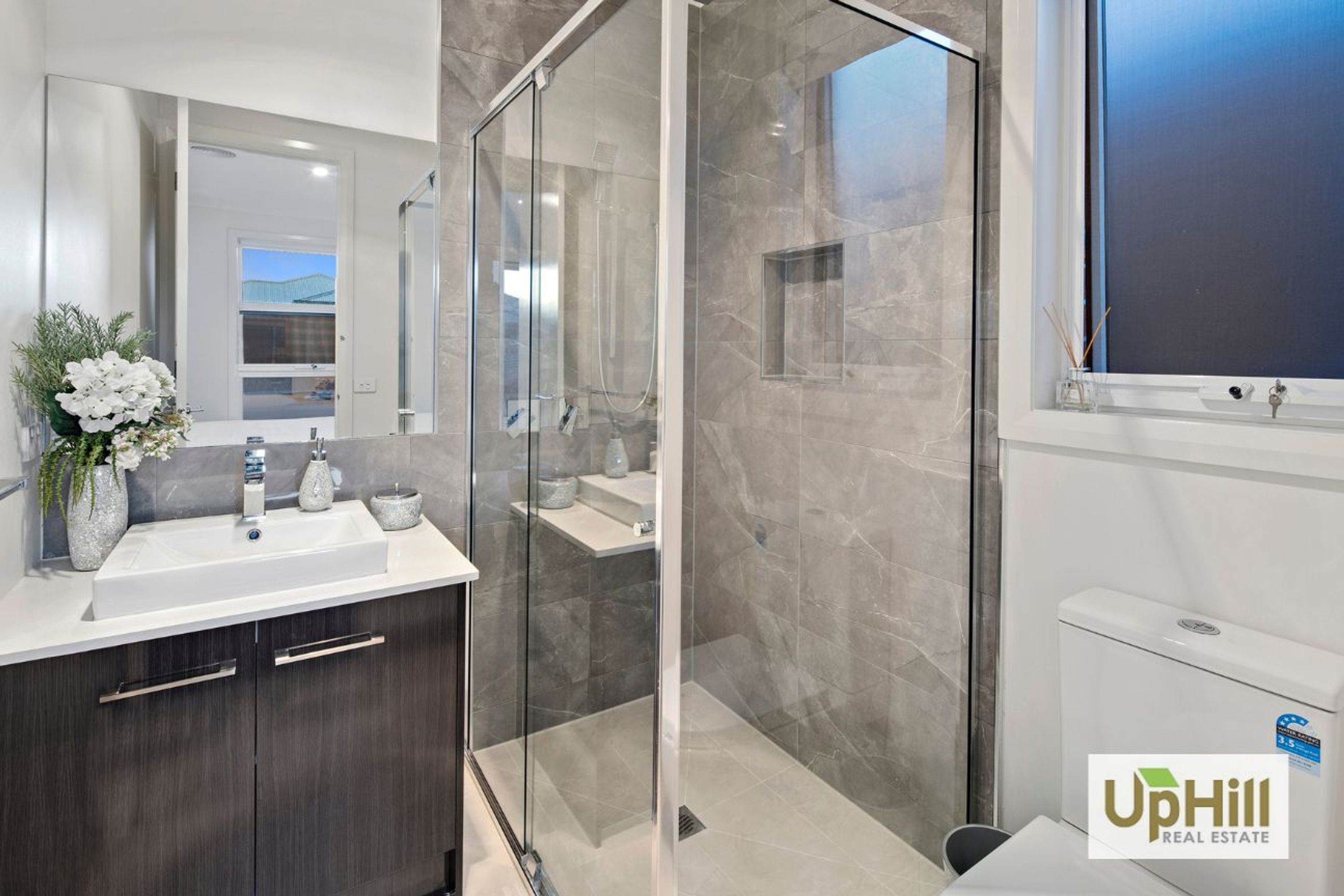 12 Liwen Street, Clyde North - Thumbnail 4