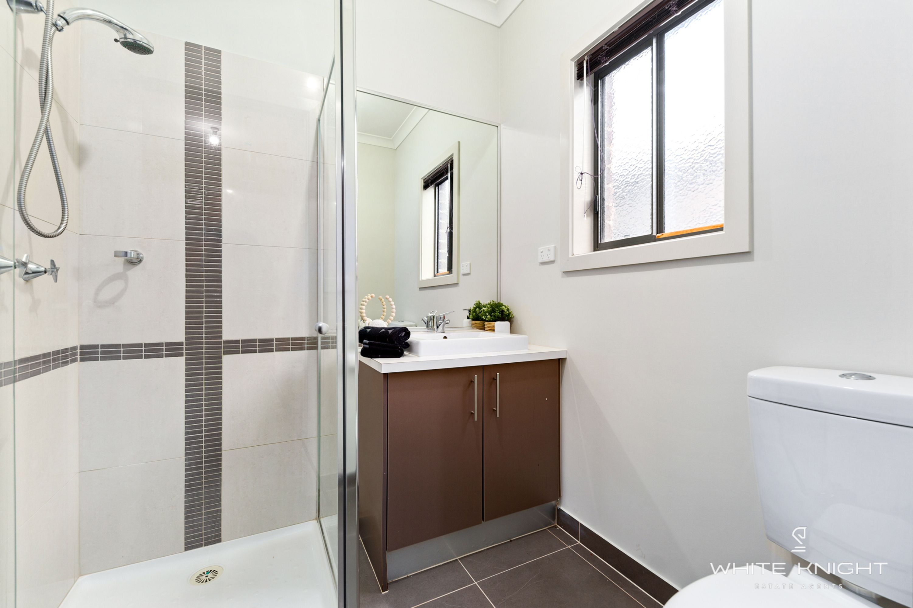 8 Mount Way, Caroline Springs VIC 3023, Caroline Springs - Thumbnail 8