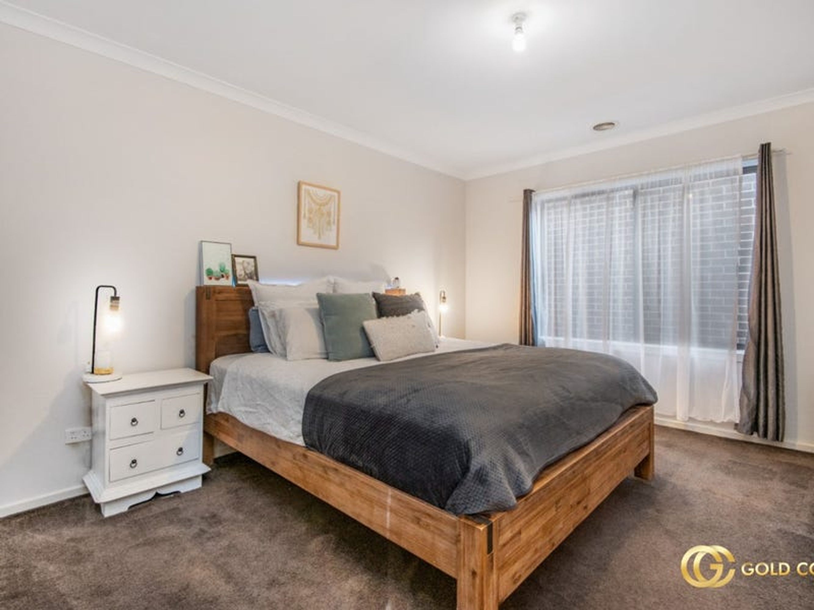 69 John Russell Road, Cranbourne West - Thumbnail 3