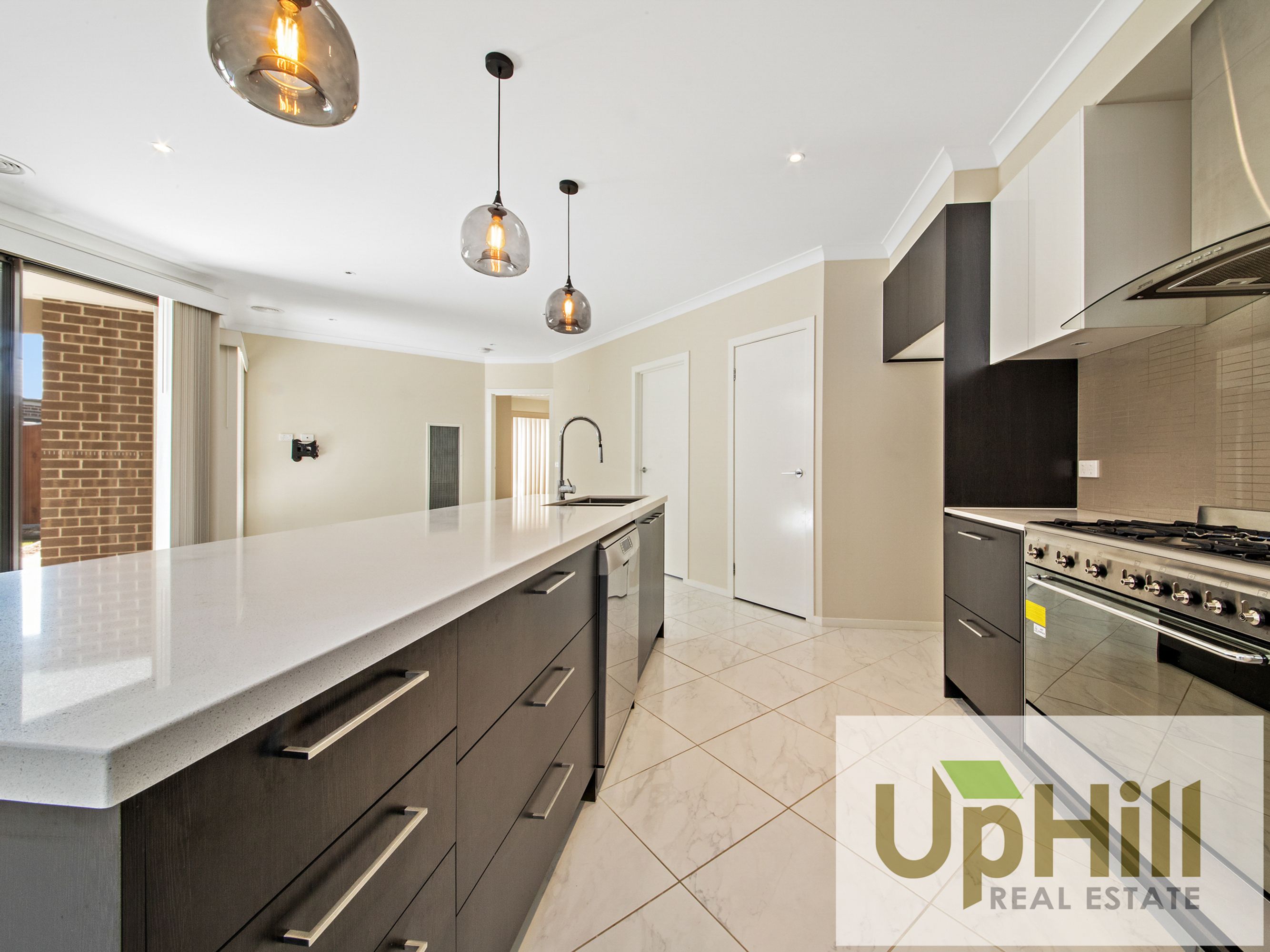 47 RIVERSTONE BOULEVARD, Clyde North - Thumbnail 6
