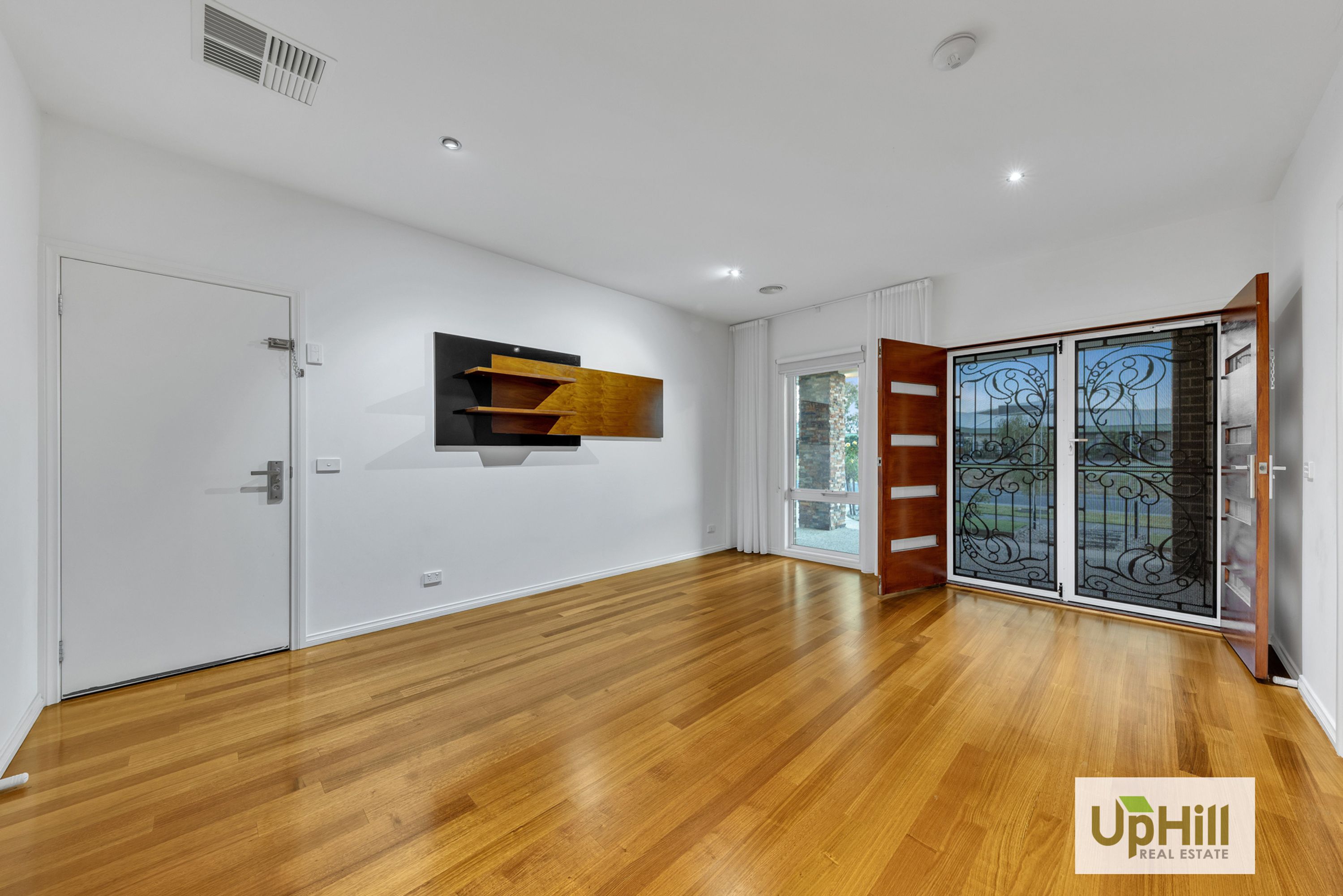 62 Ferrari Drive, Cranbourne East - Thumbnail 8