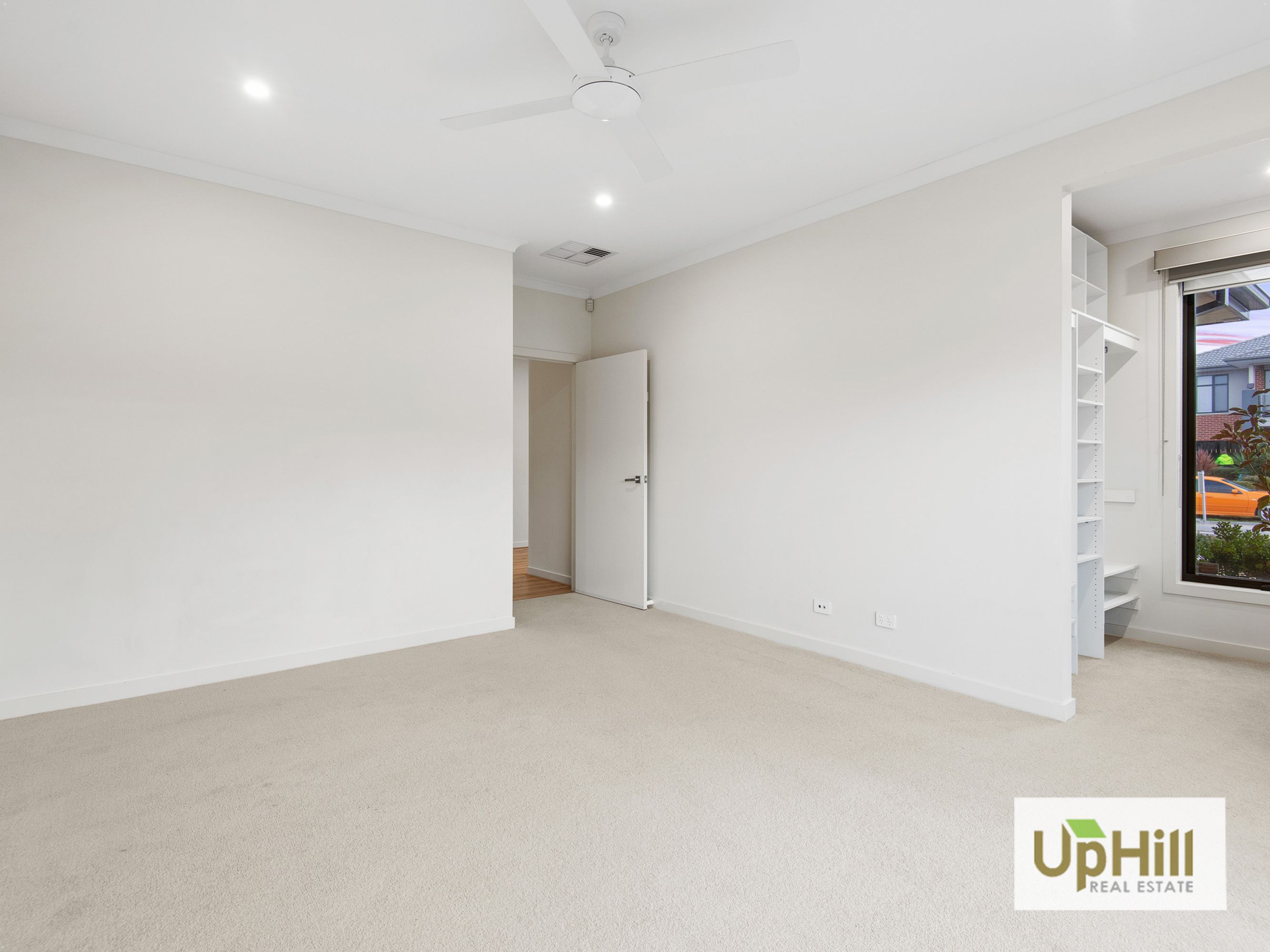 43 Cottongrass Avenue, Clyde North - Thumbnail 4