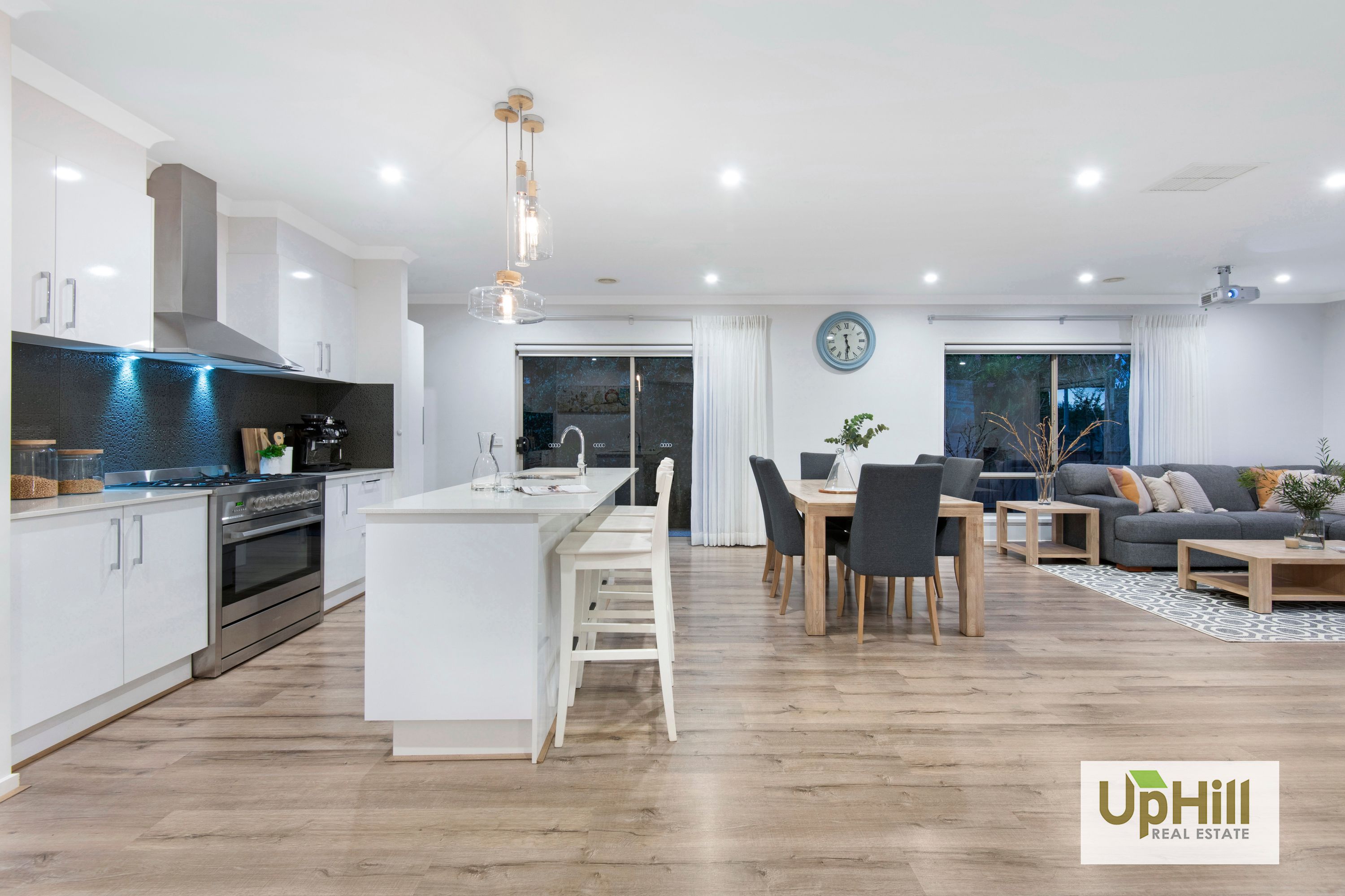 16 Mernoo Avenue, Clyde North - Thumbnail 7