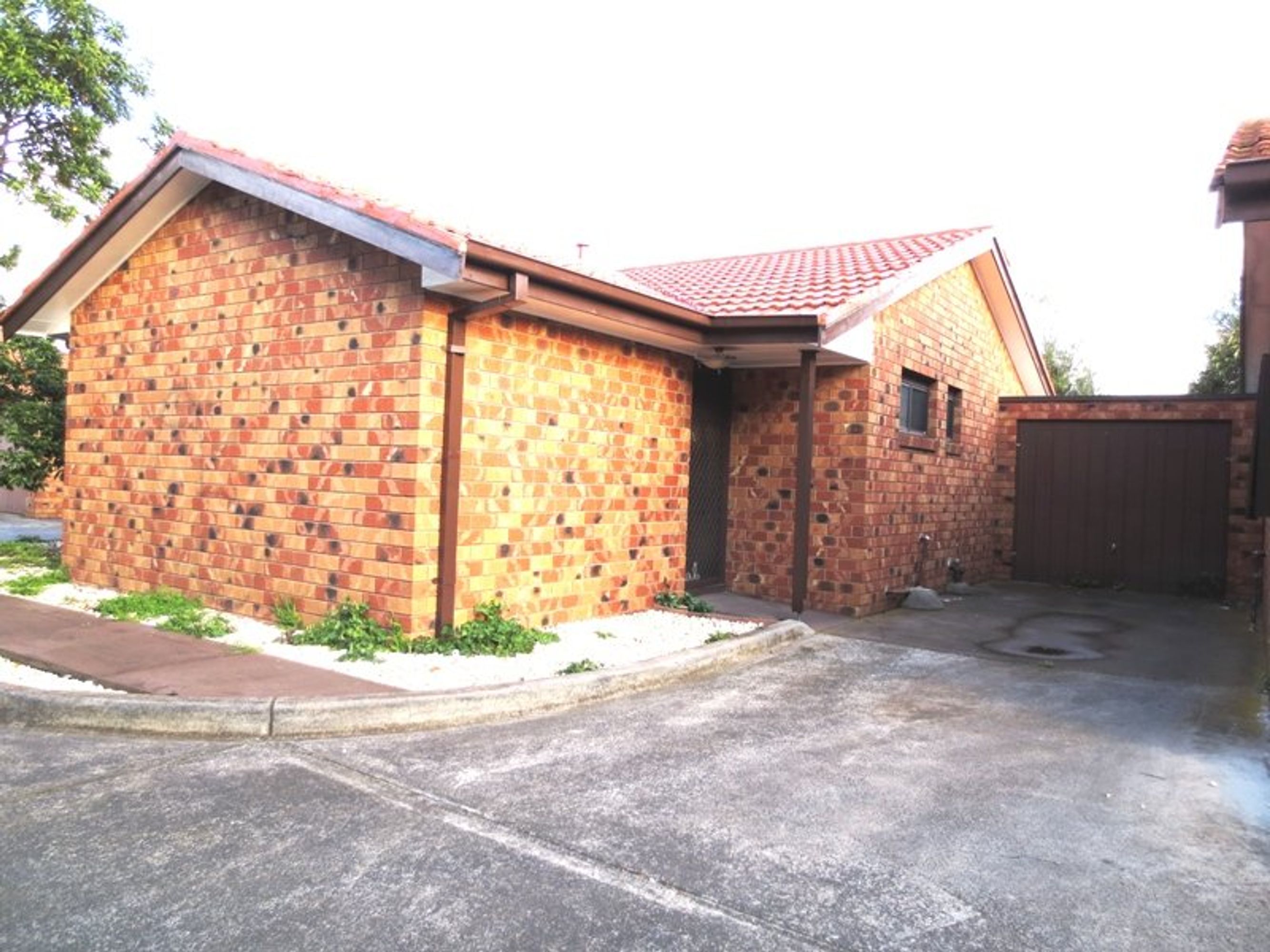 8/410 Springvale Road