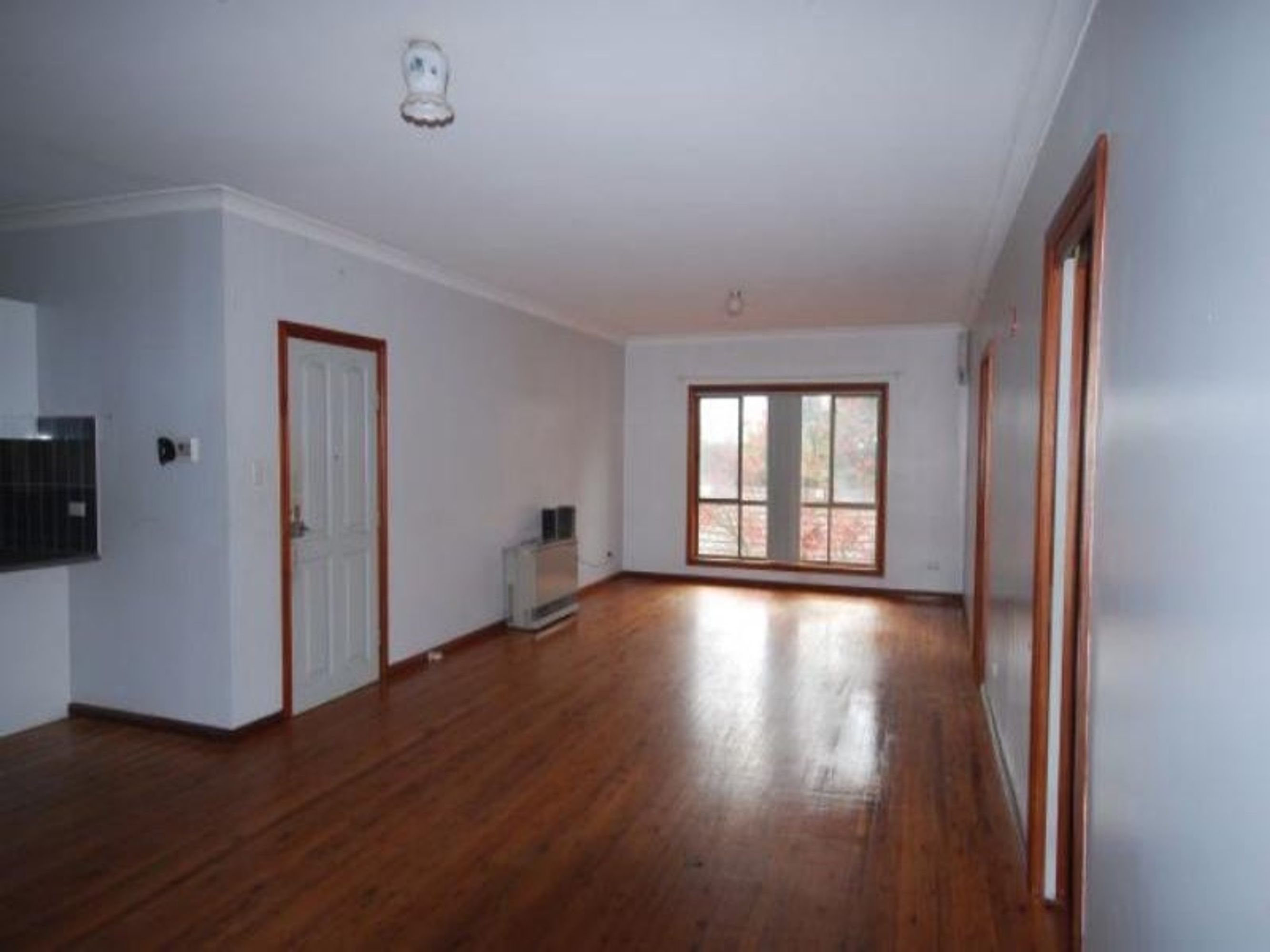 84 Barton Street, Katoomba - Thumbnail 2
