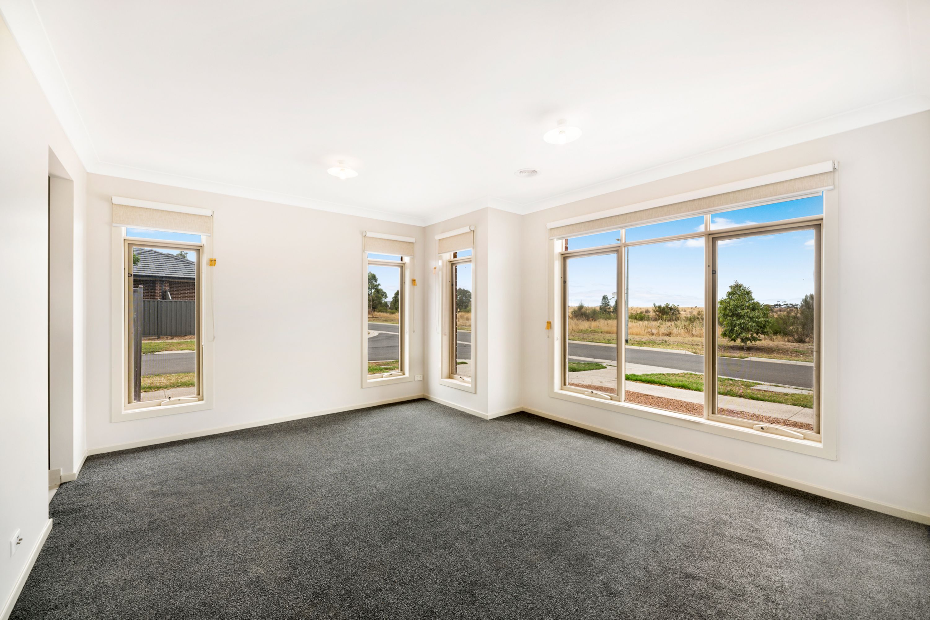 10 Bregman Esplanade, Manor Lakes - Thumbnail 4