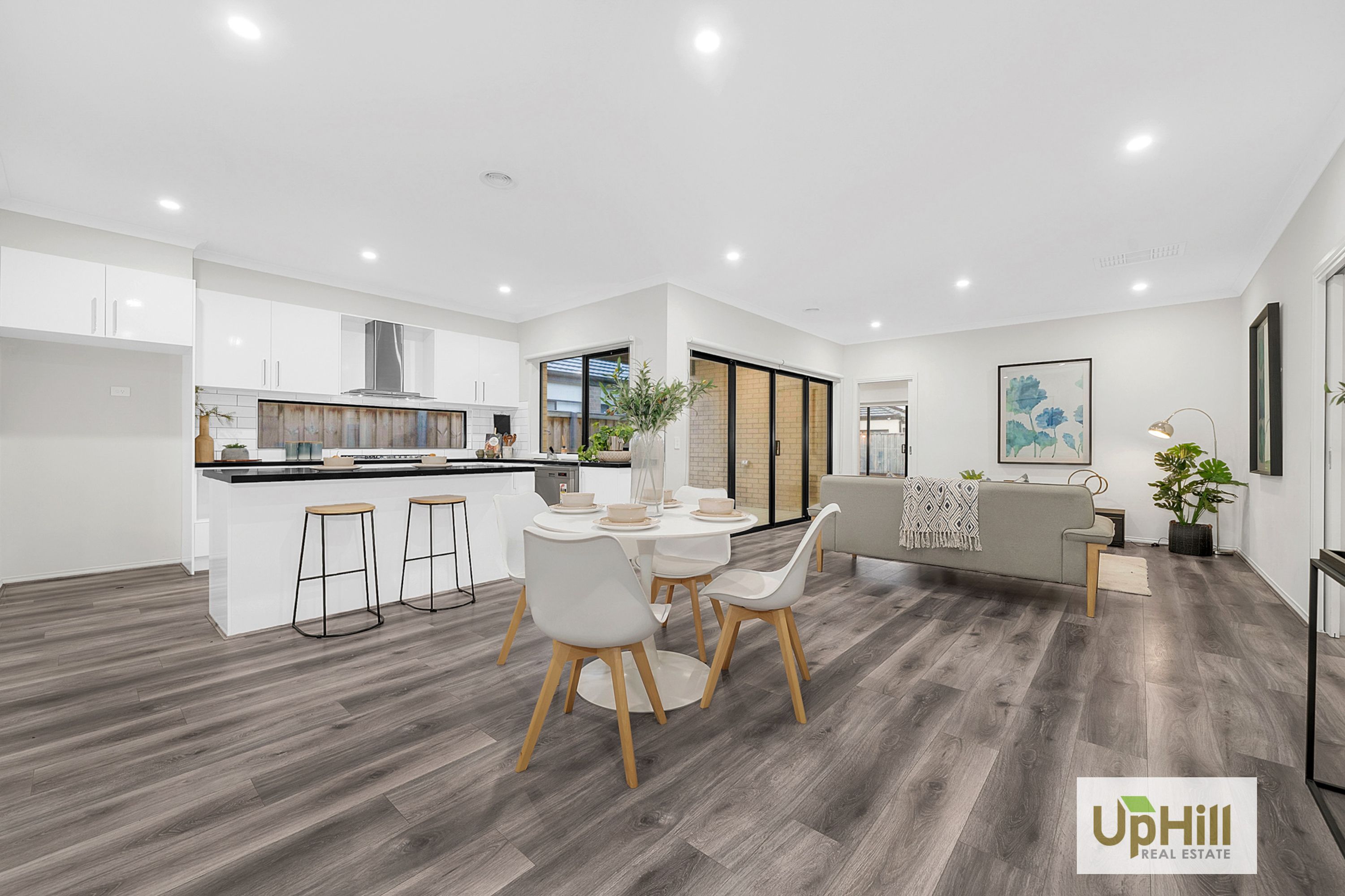 11 Diversity Rd, Clyde North - Thumbnail 2