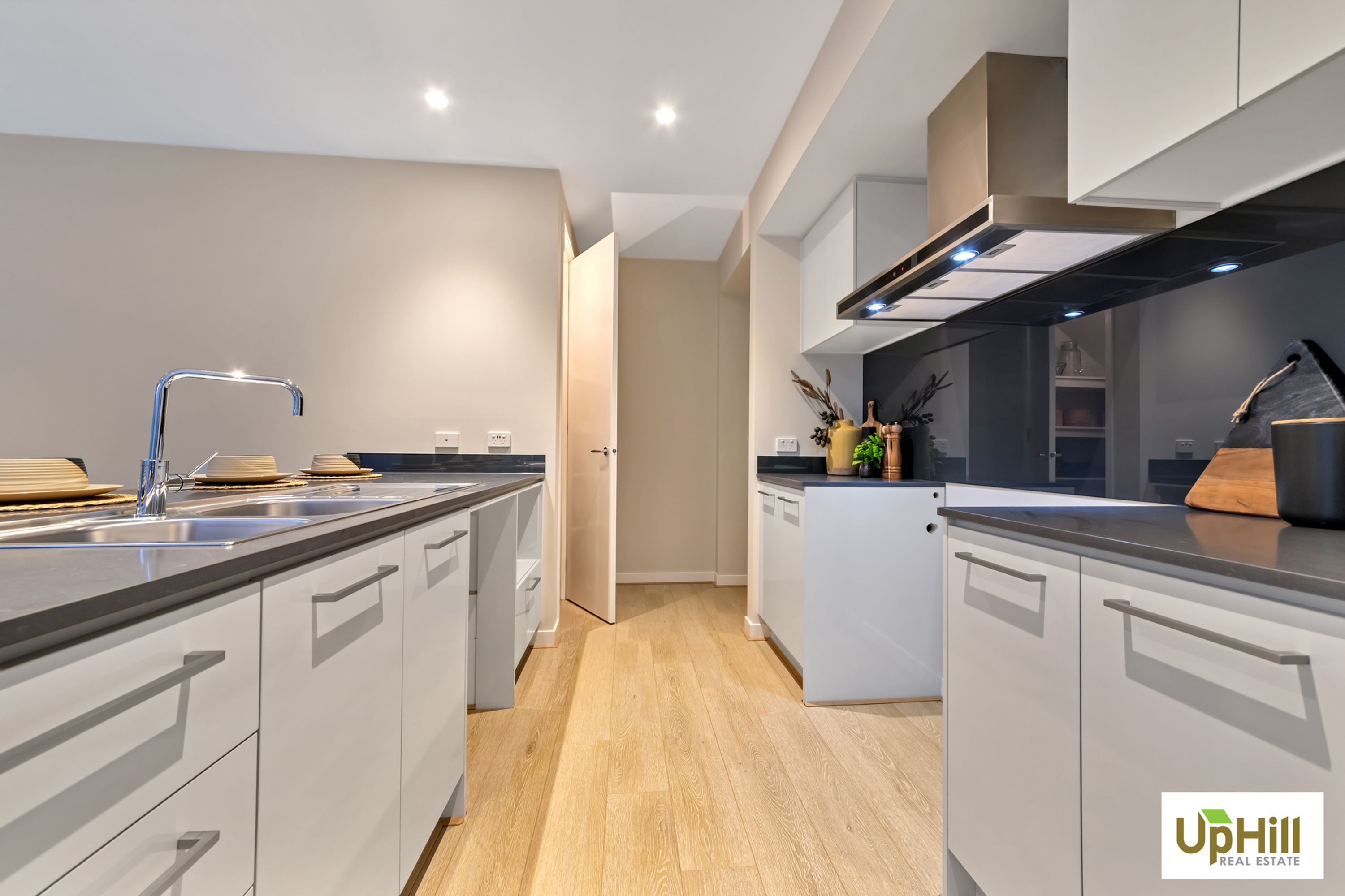 67 GLENROSE BOULEVARD, Clyde North - Thumbnail 3