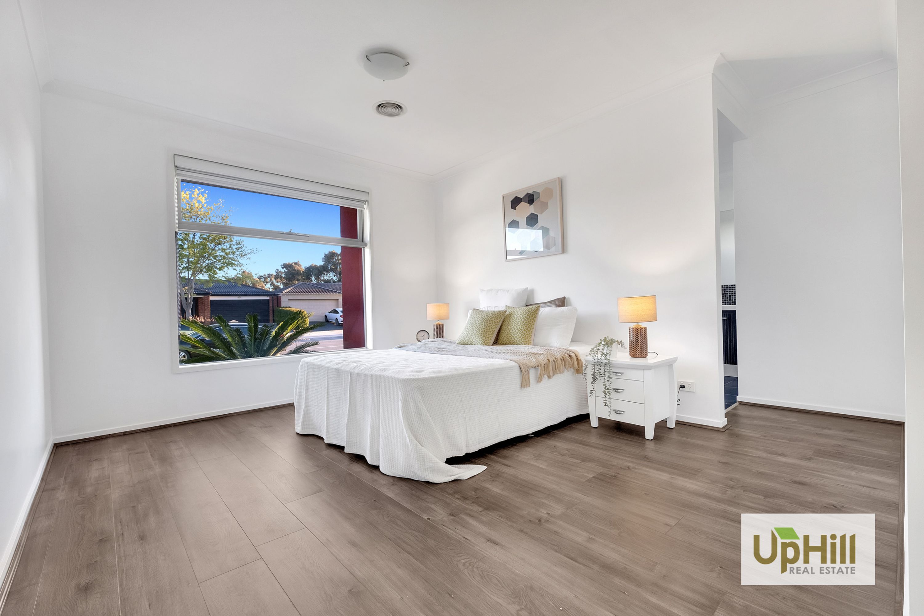 30 Bradford Drive, Cranbourne East - Thumbnail 2