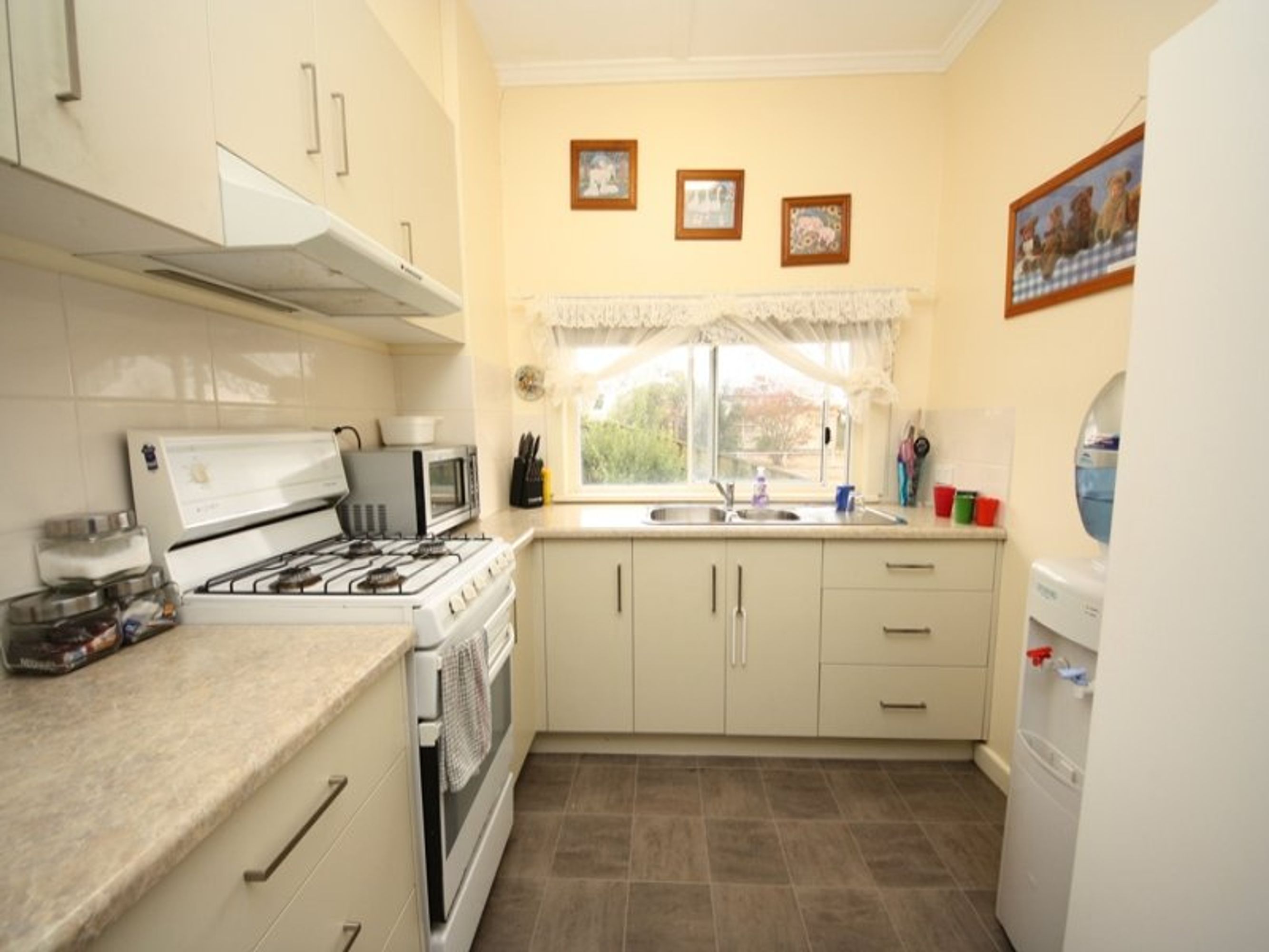 20 Houston Street, Horsham VIC 3400, Horsham - Thumbnail 2