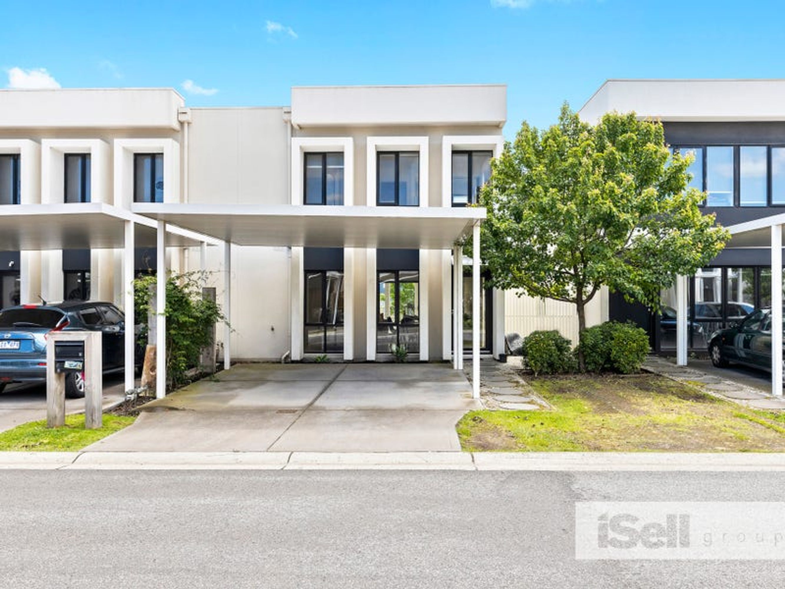 15 Orana Way, Springvale - Thumbnail 2