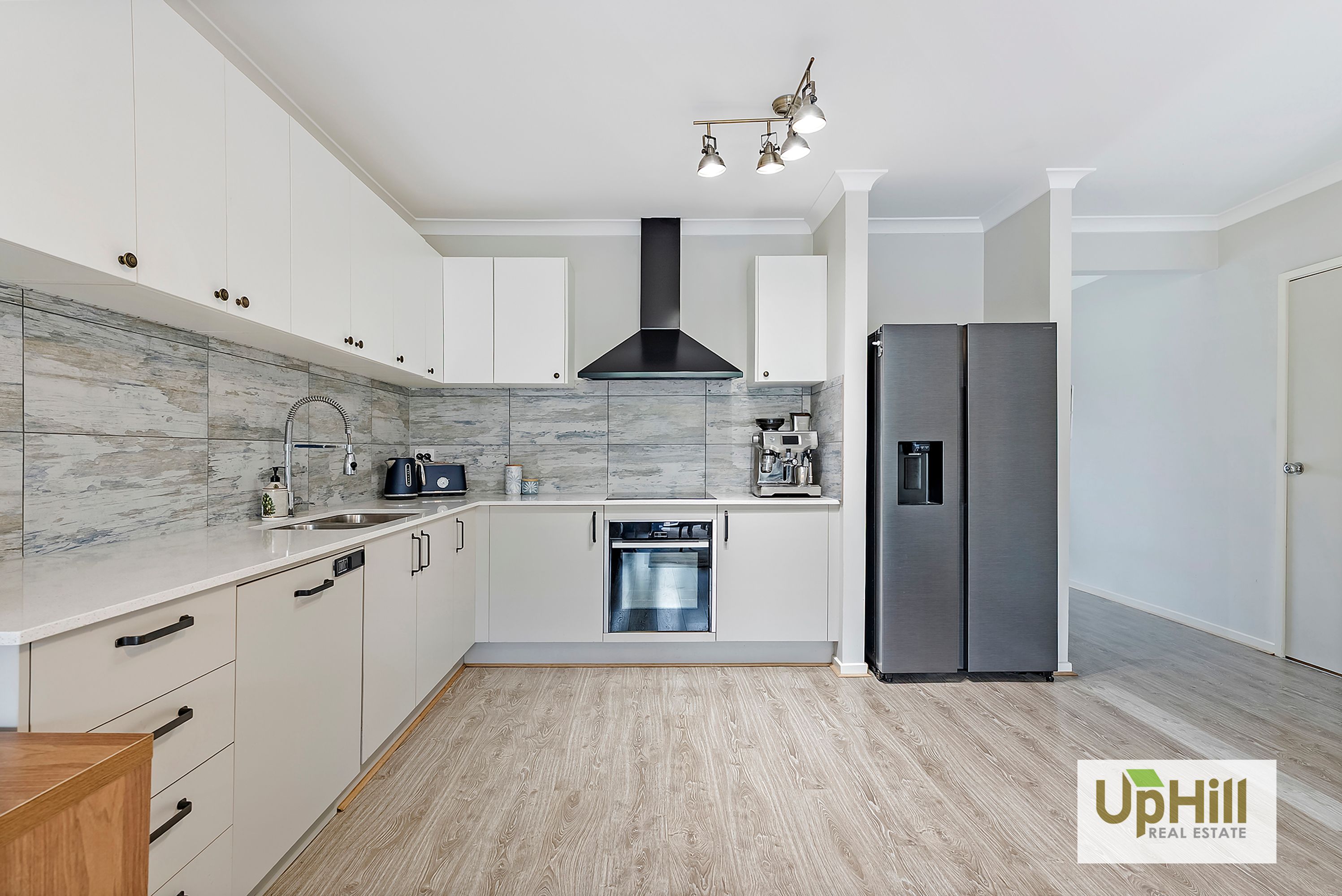 20 Carisbrooke Way, Clyde North - Thumbnail 5