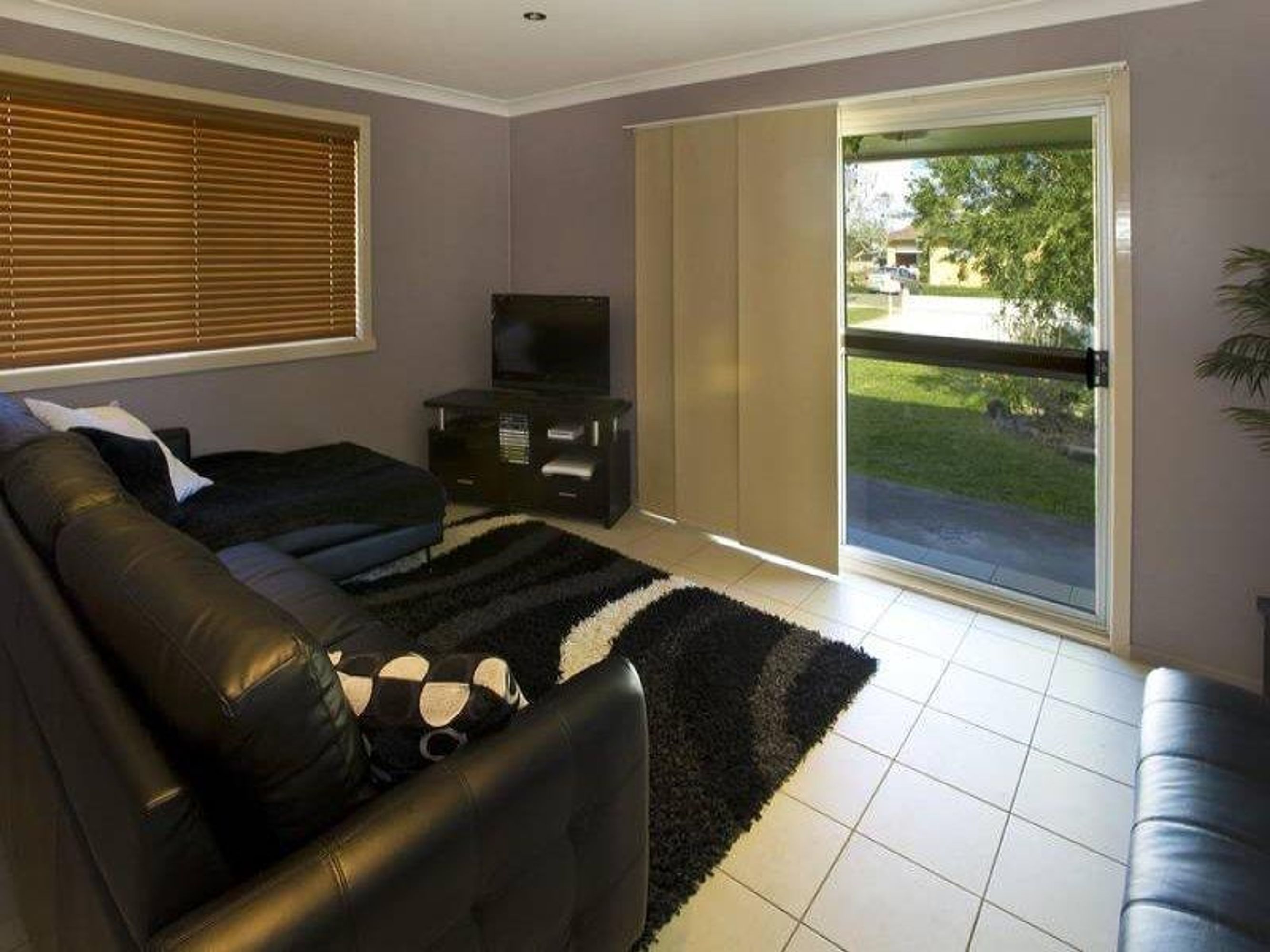 354 Fry Street, Grafton - Thumbnail 3